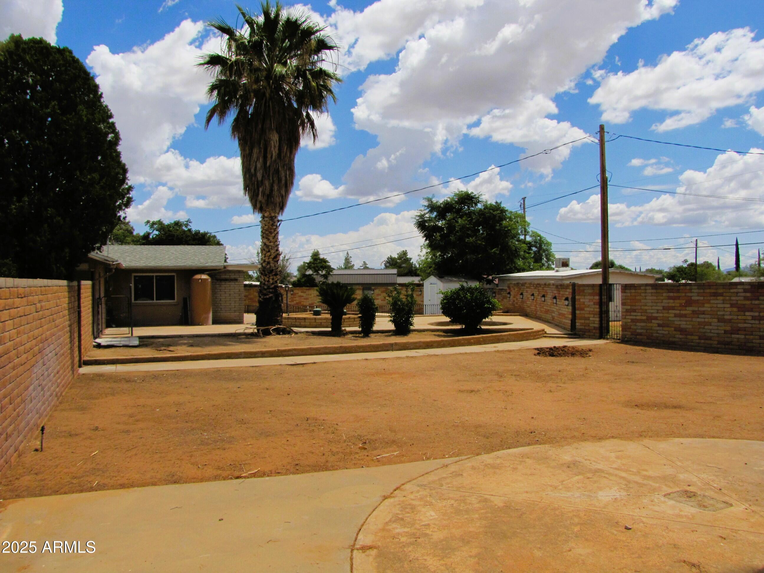 VILLAGE MEADOWS ESTATES - Residential Lease