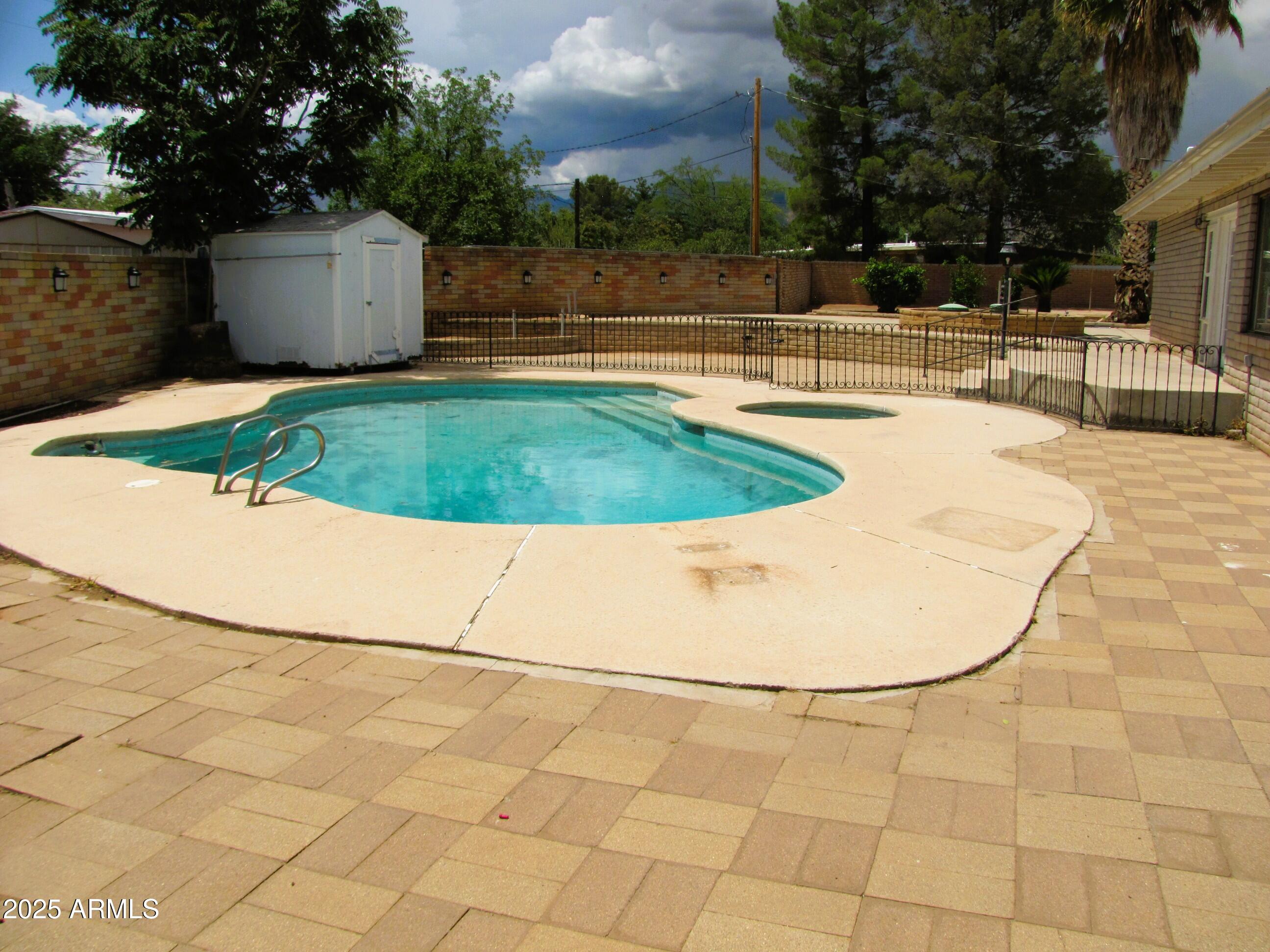 VILLAGE MEADOWS ESTATES - Residential Lease