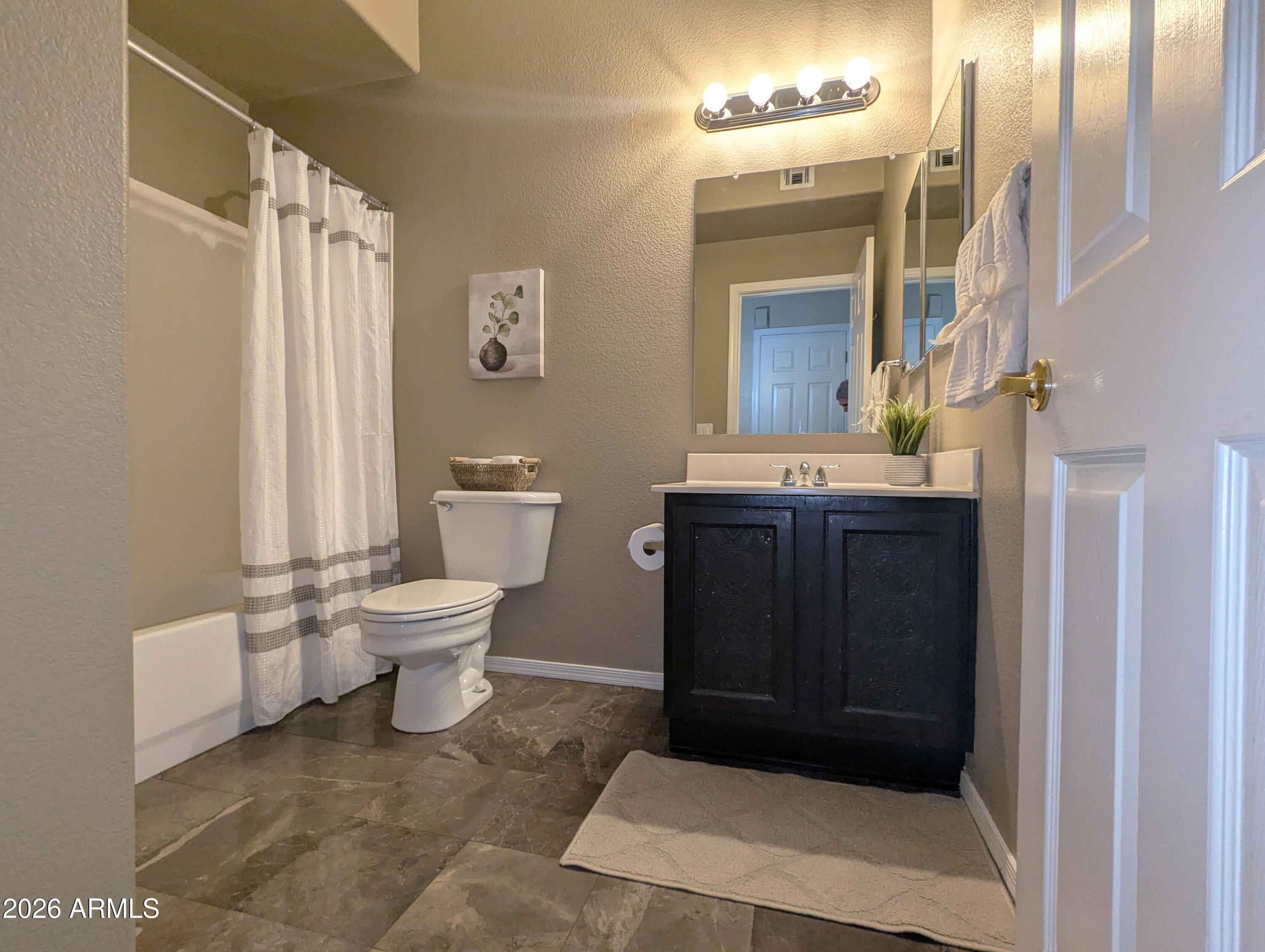 1445 E BROADWAY Road 106