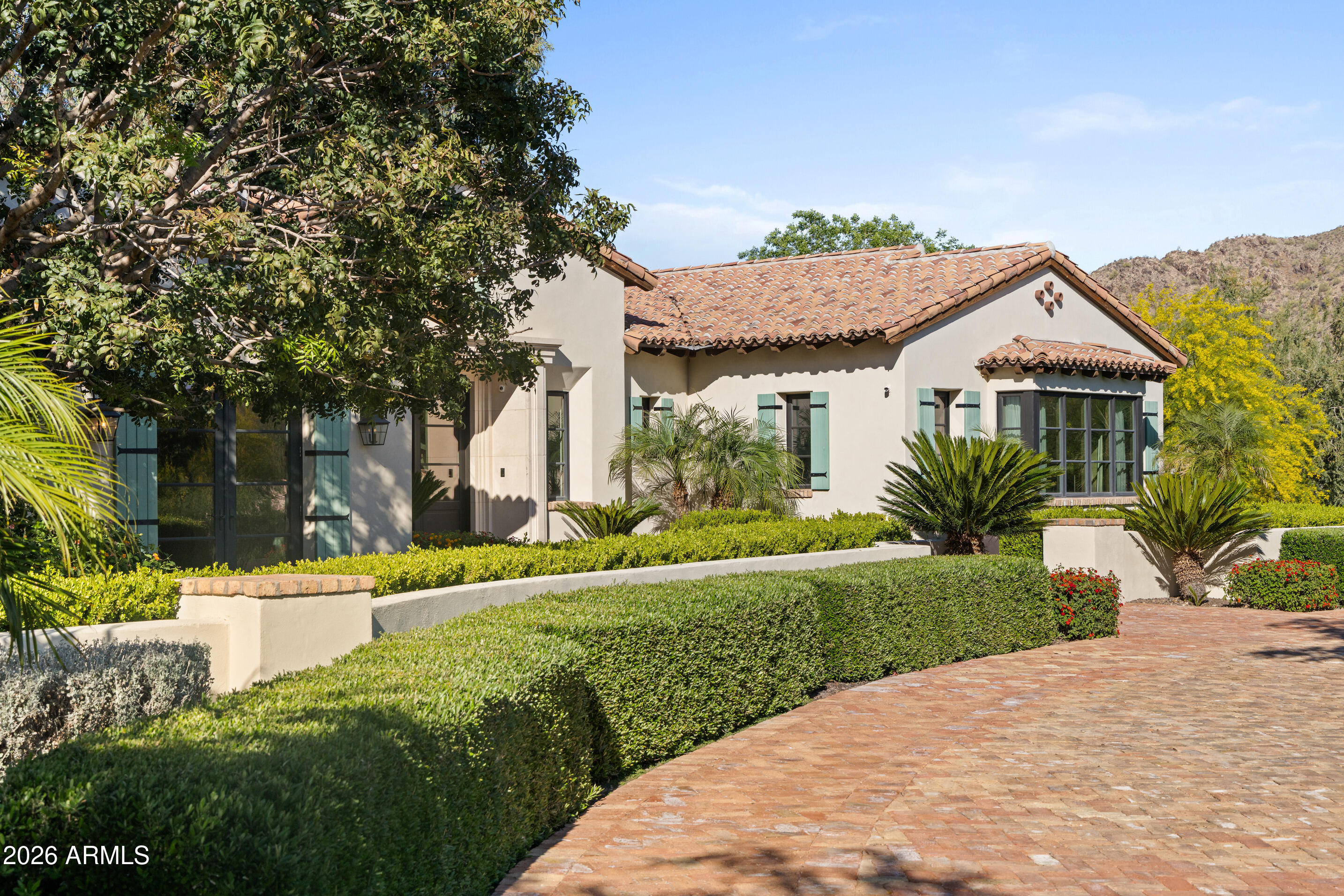 5024 E DESERT PARK Lane