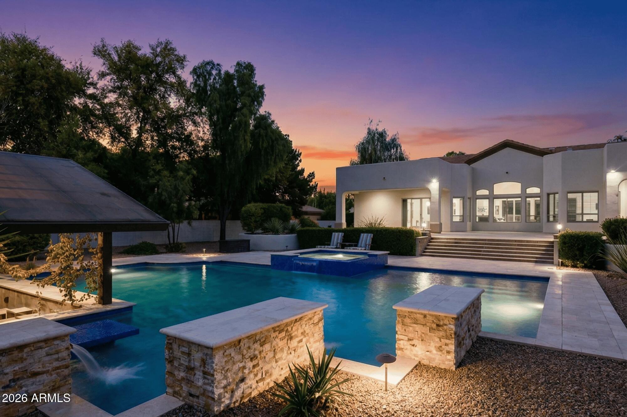 745 E JOHN HENRY Lane