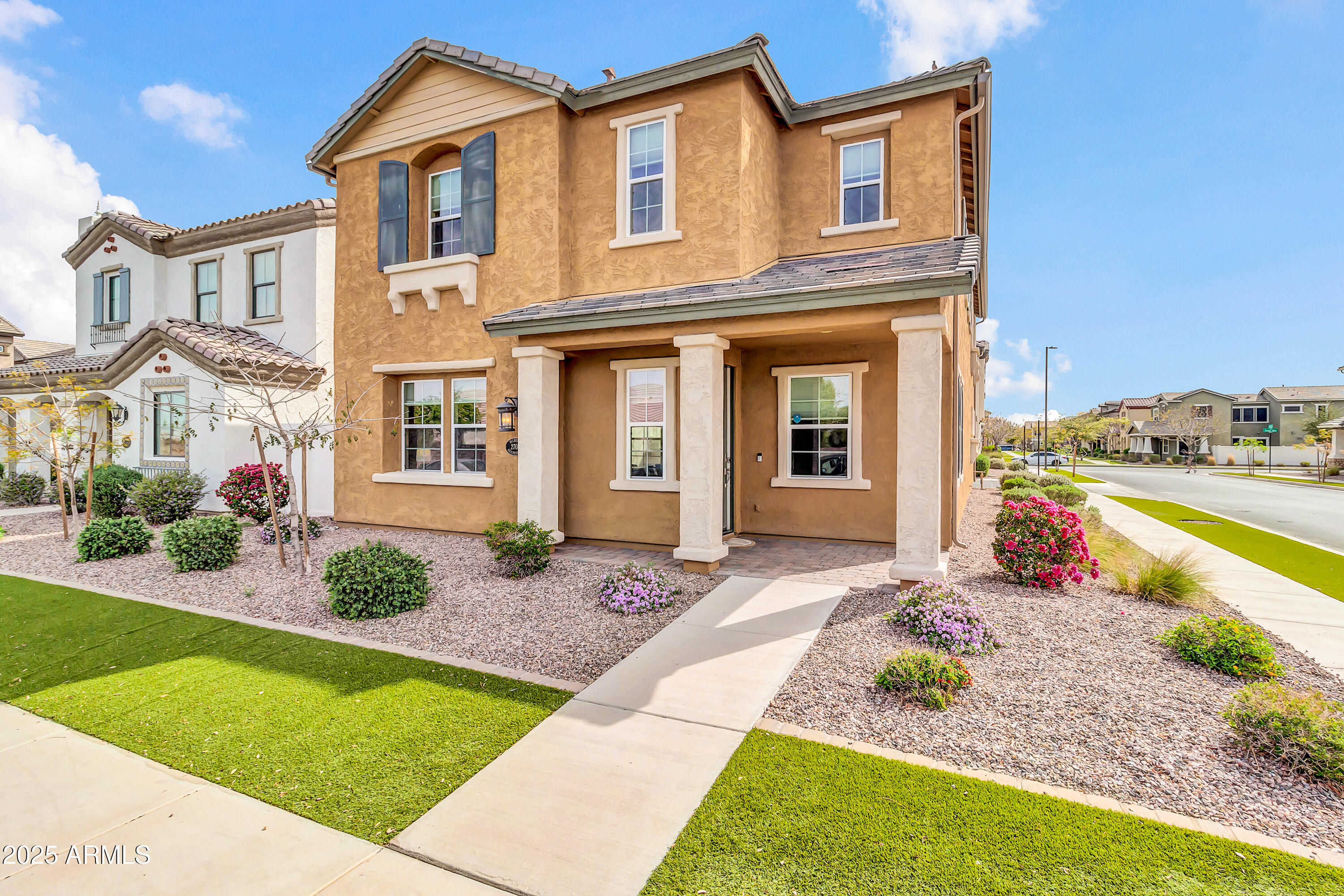 2708 S SANTA RITA --