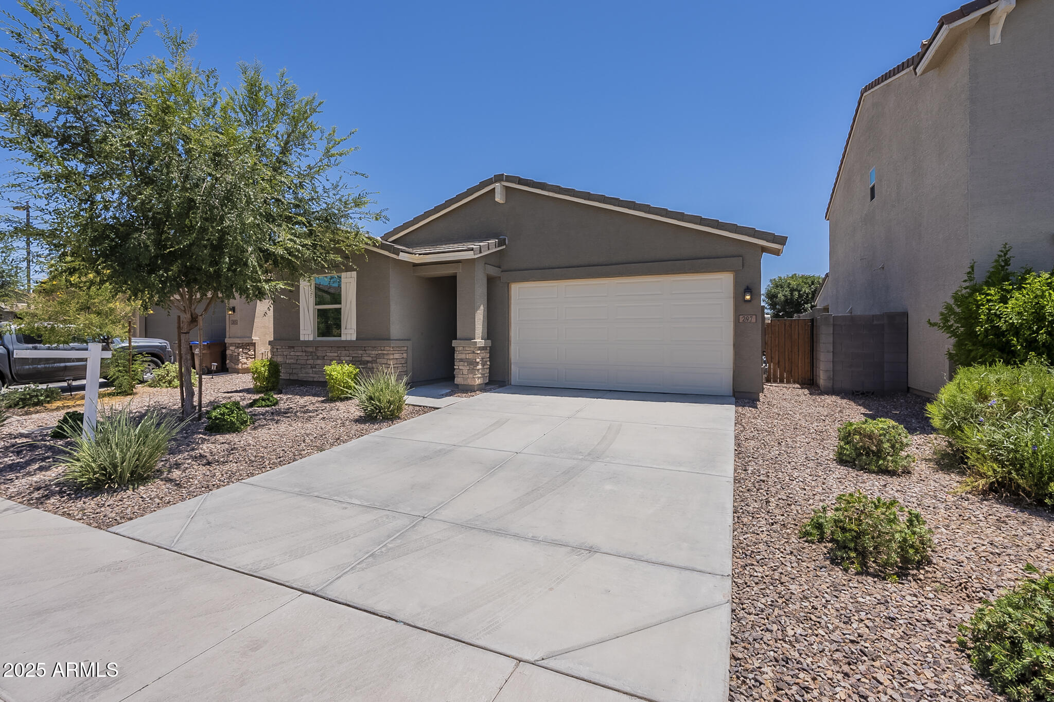297 W NIKITA Drive