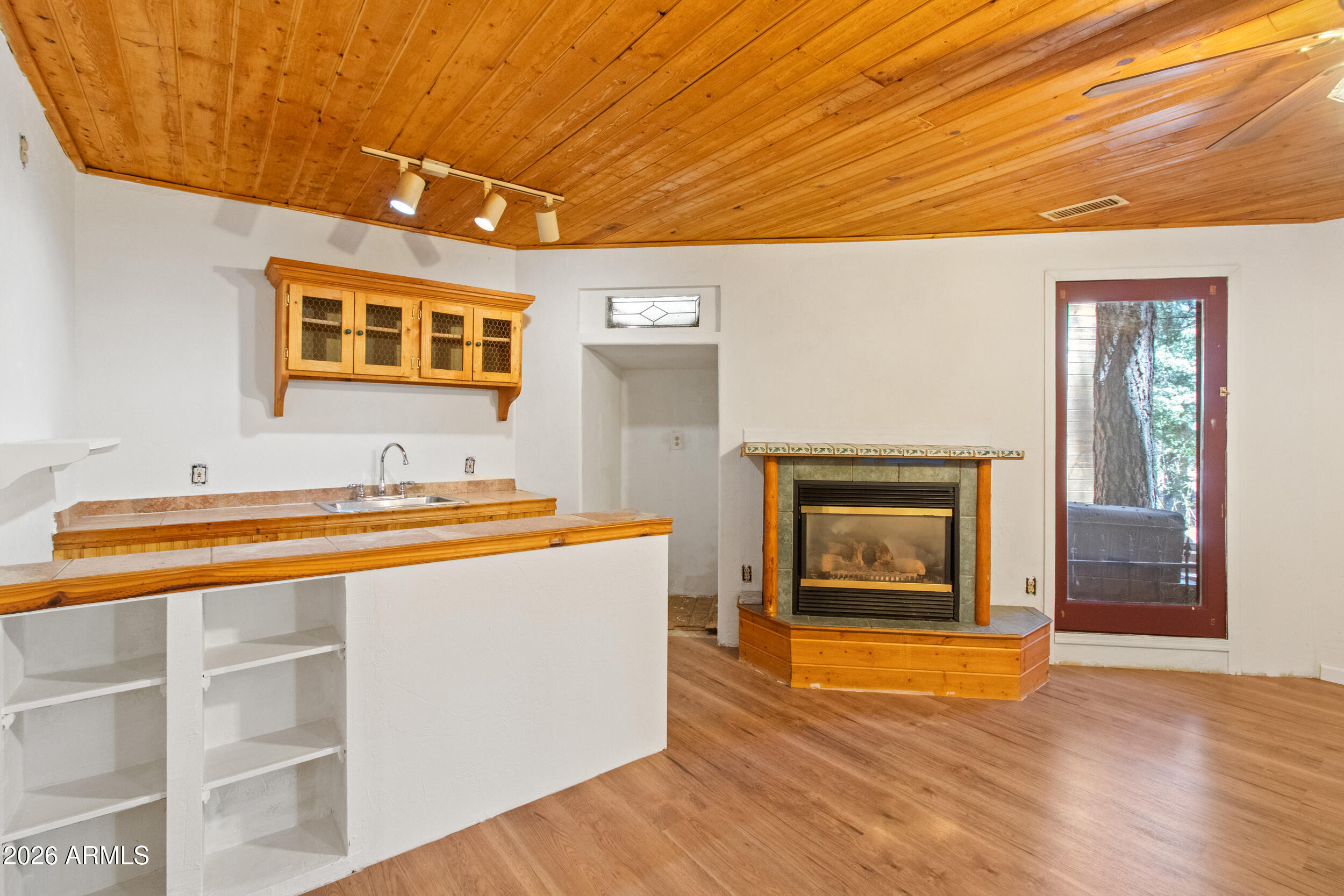 STRAWBERRY KNOLLS - Residential