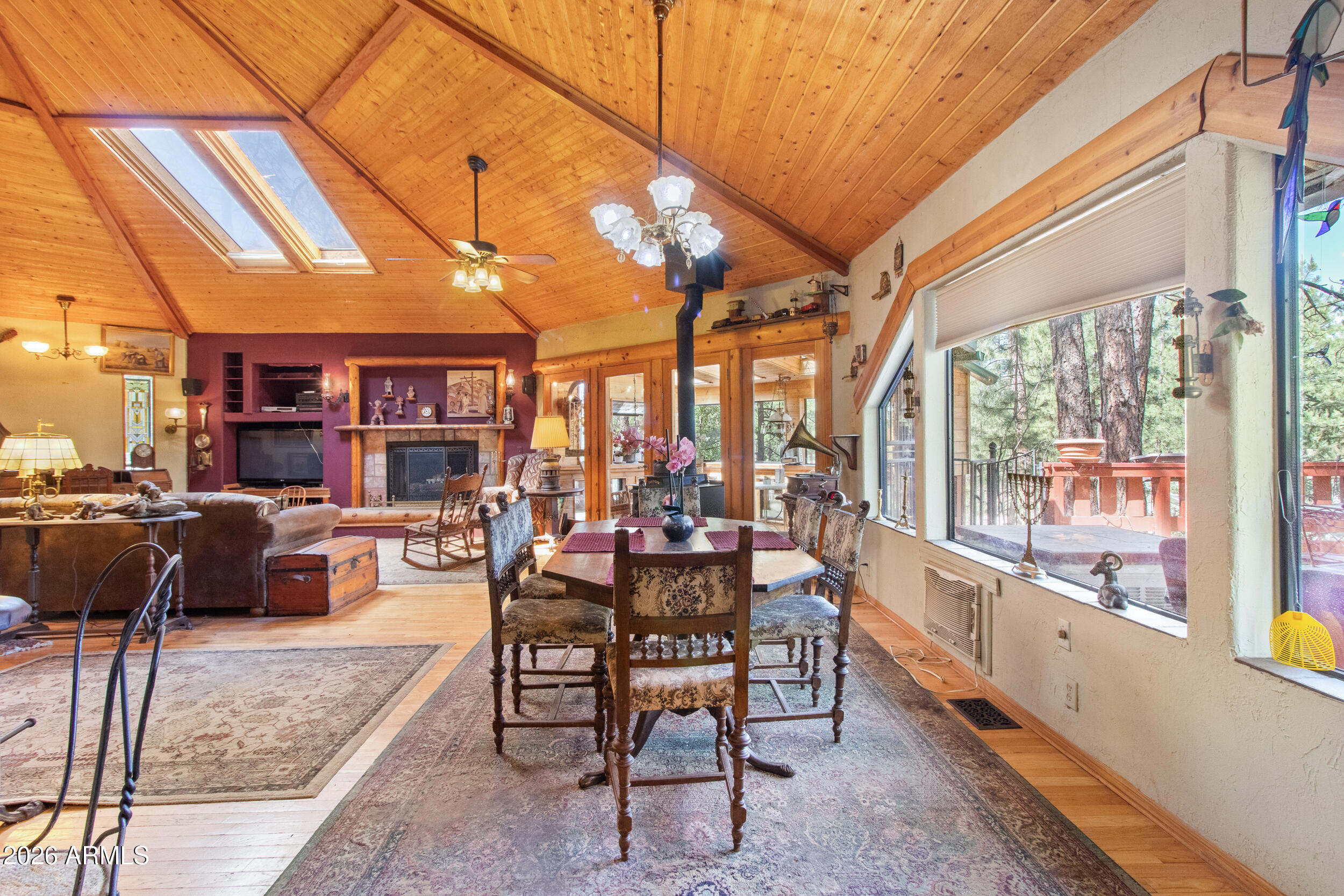 STRAWBERRY KNOLLS - Residential