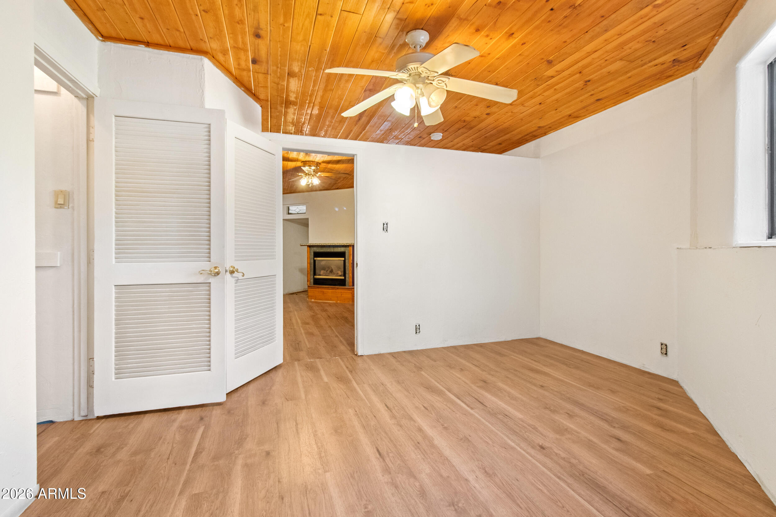 STRAWBERRY KNOLLS - Residential