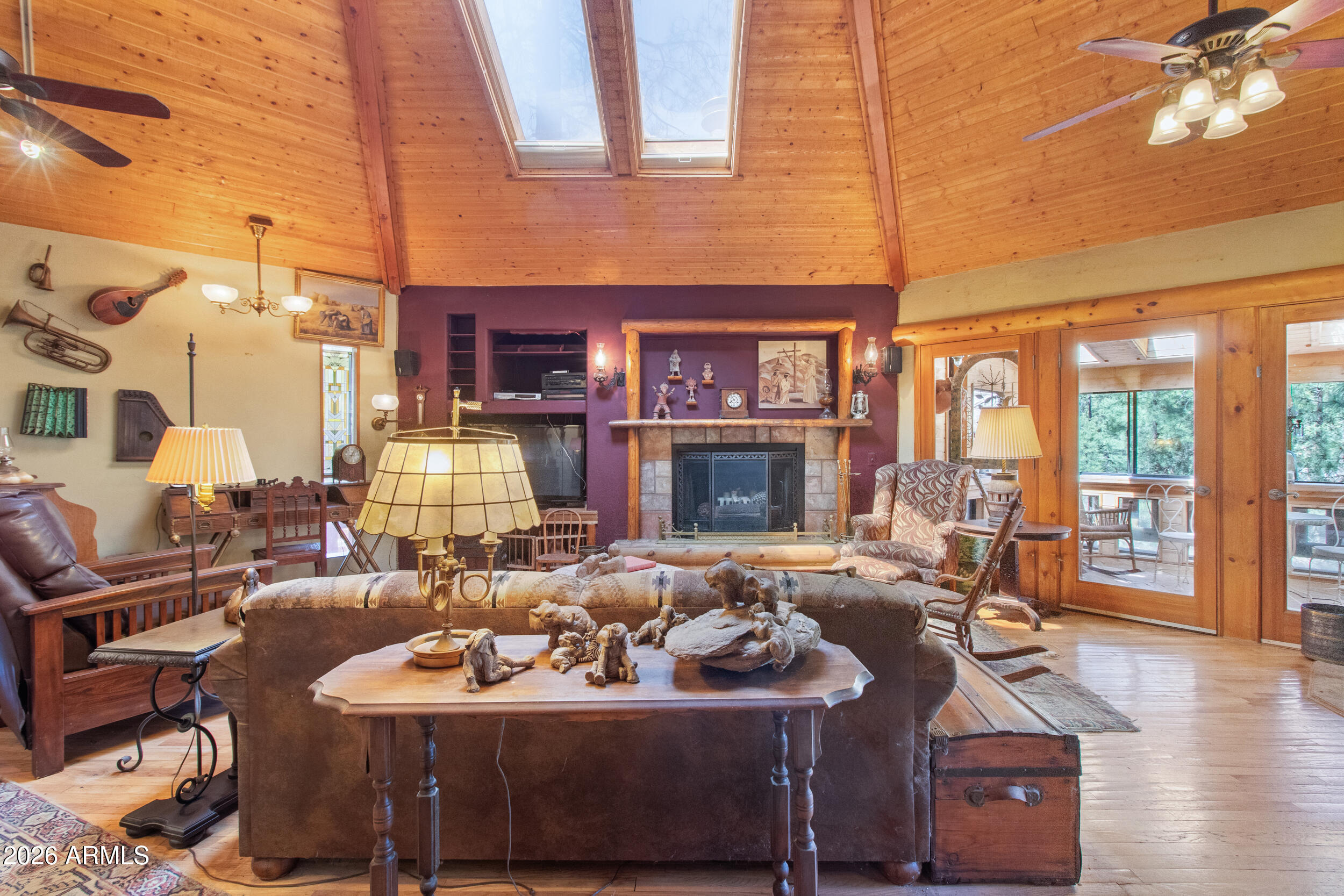 STRAWBERRY KNOLLS - Residential