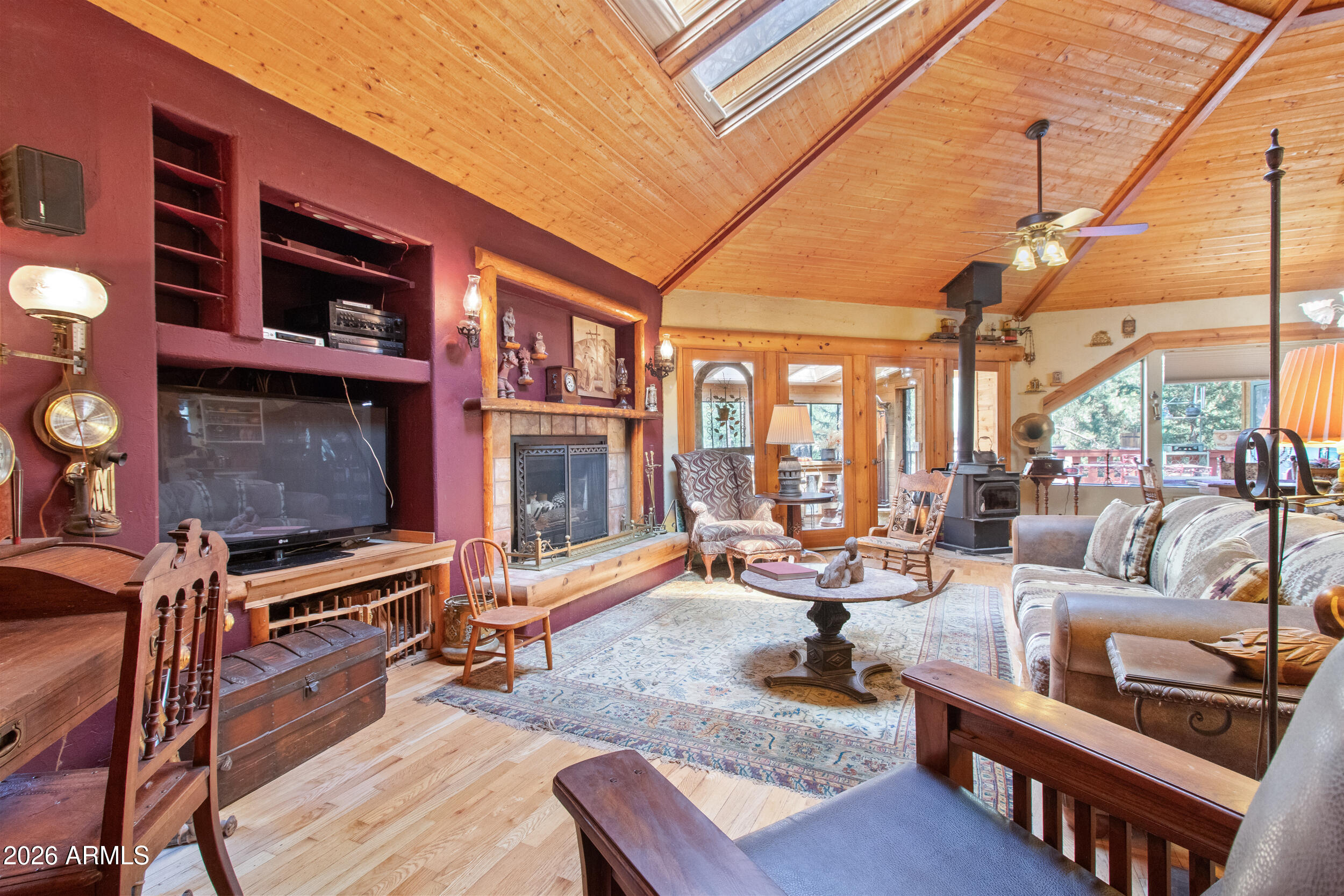 STRAWBERRY KNOLLS - Residential