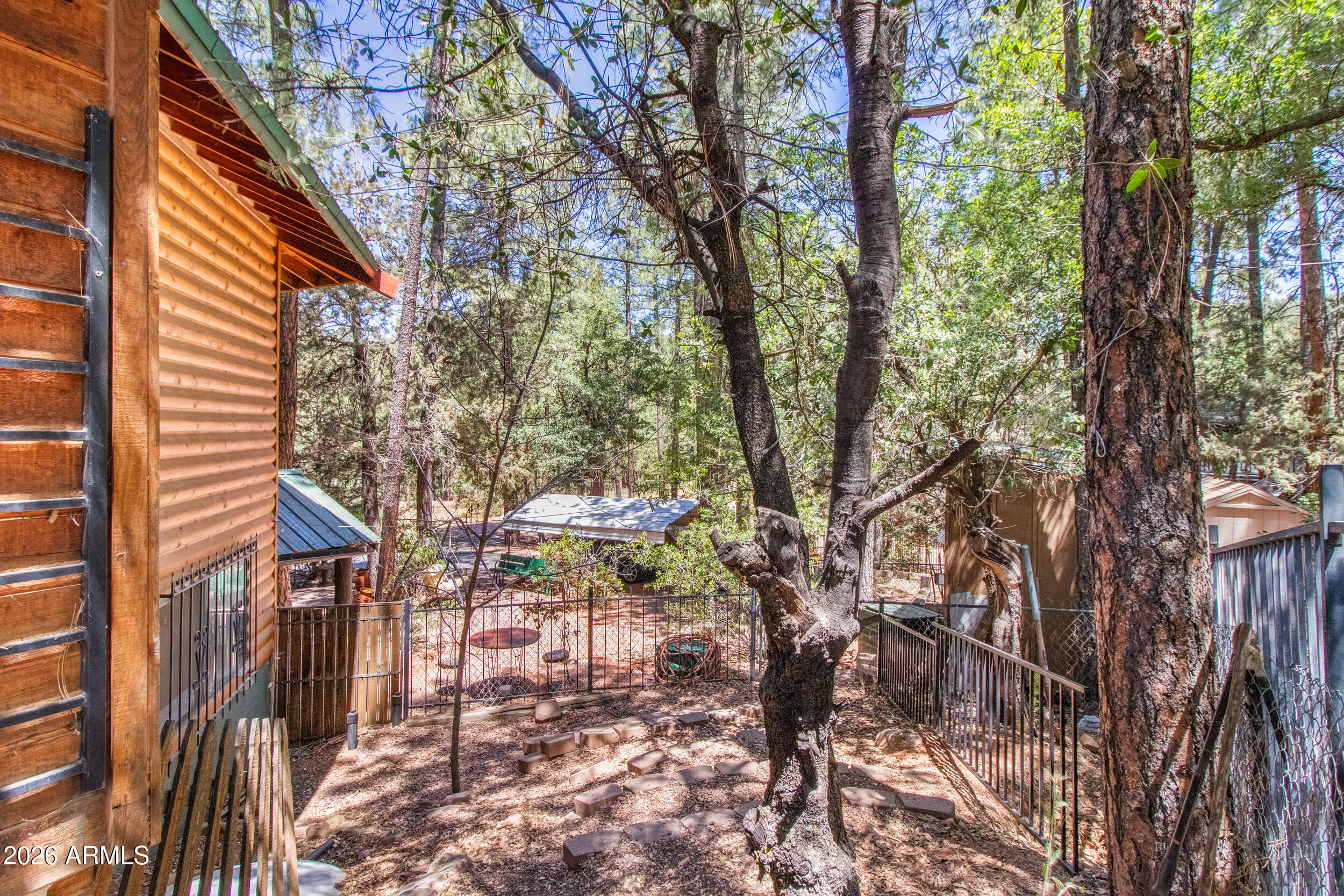 STRAWBERRY KNOLLS - Residential