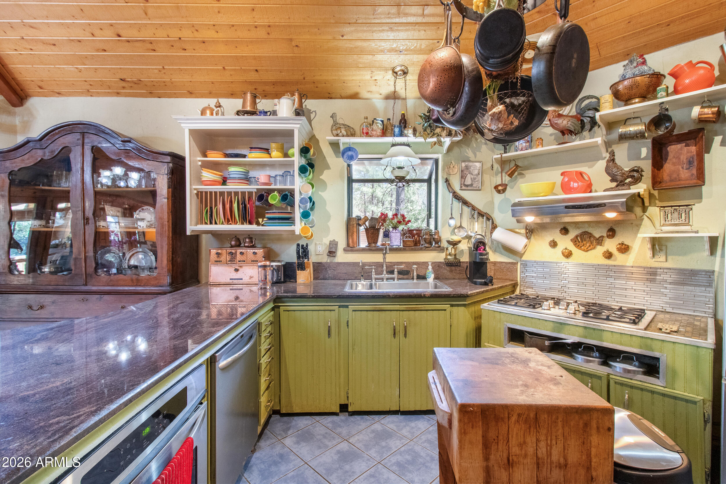 STRAWBERRY KNOLLS - Residential