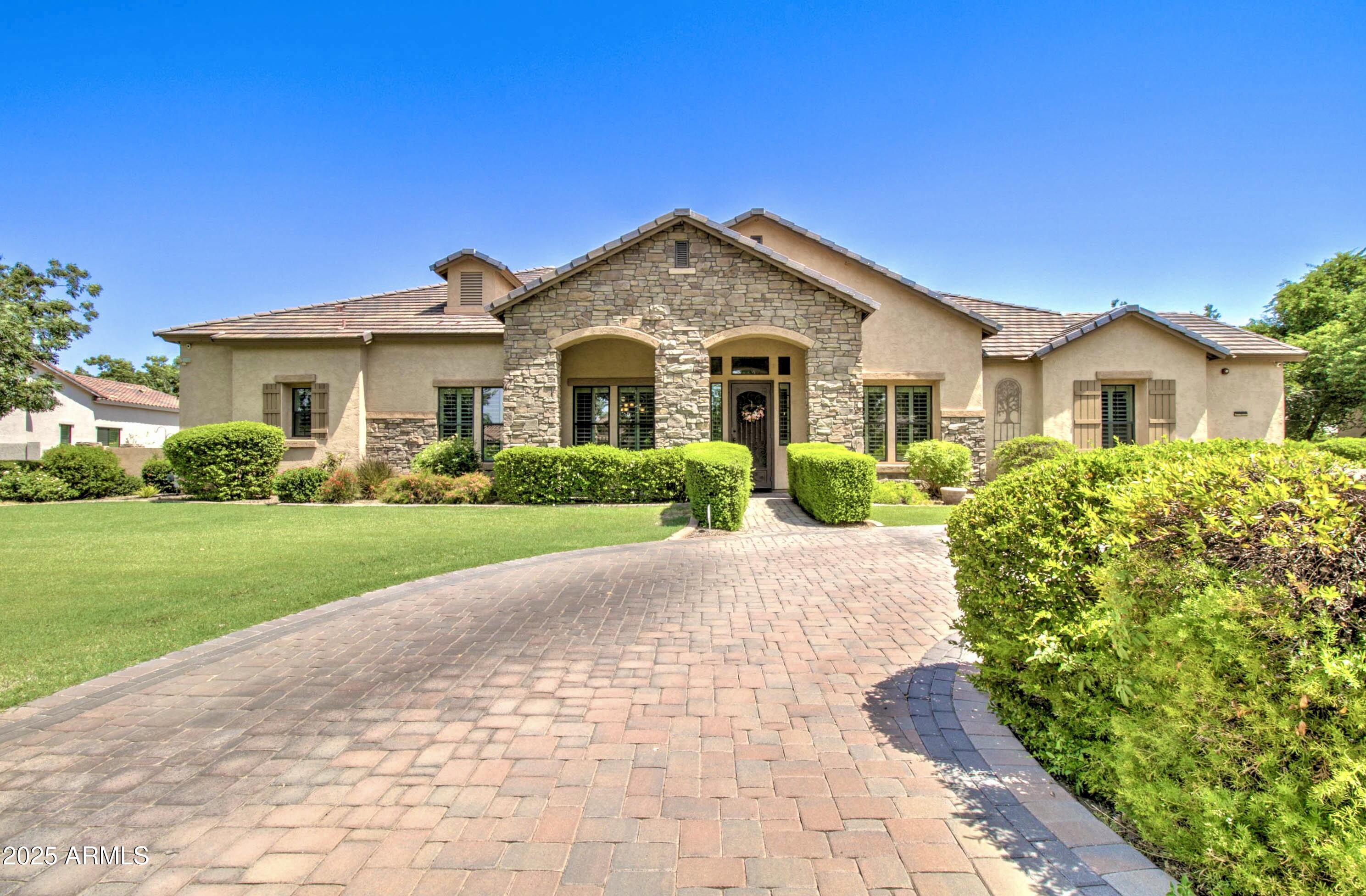 Homes 3 20242 E SUNSET Court