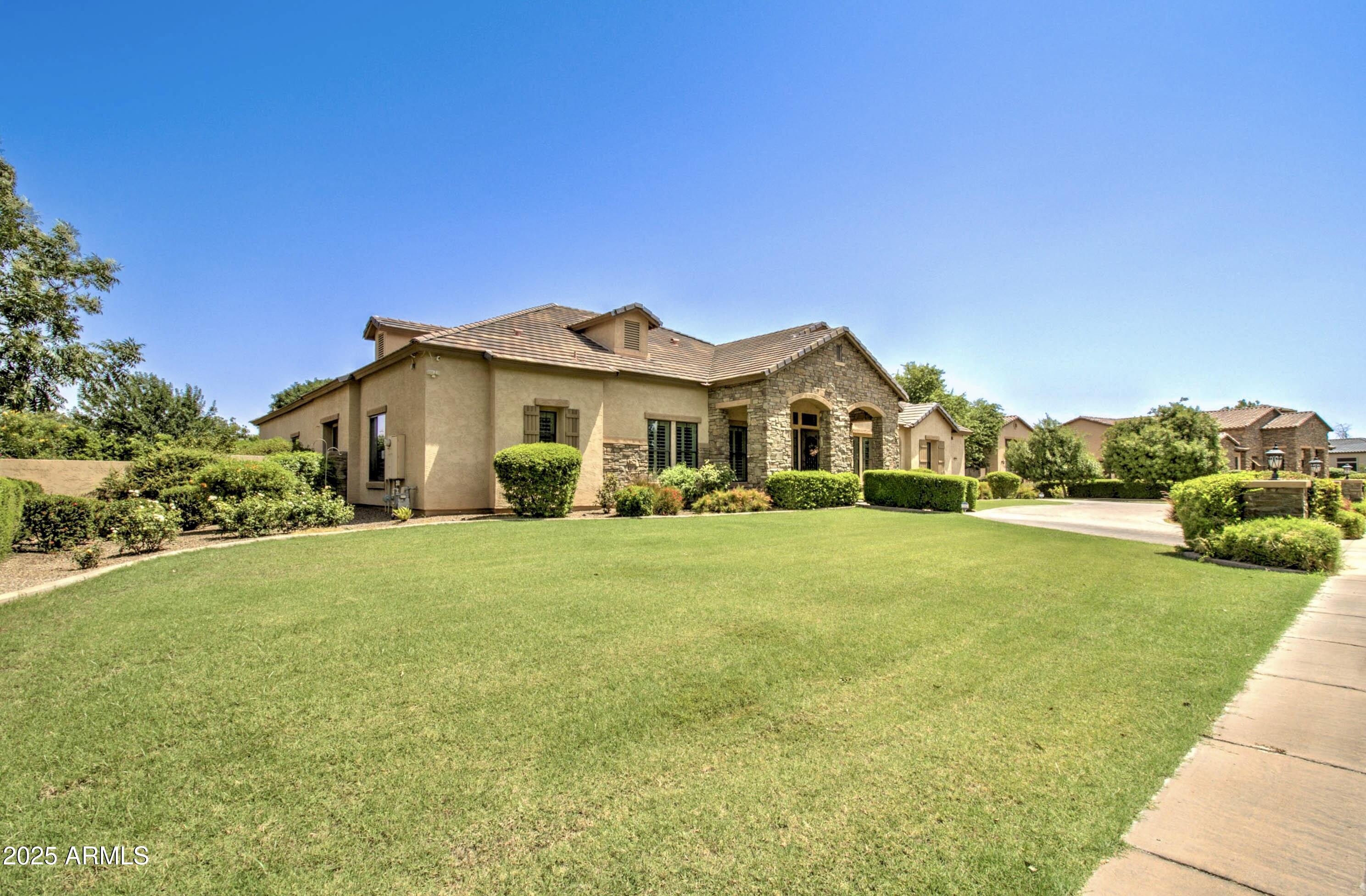 Homes 2 20242 E SUNSET Court