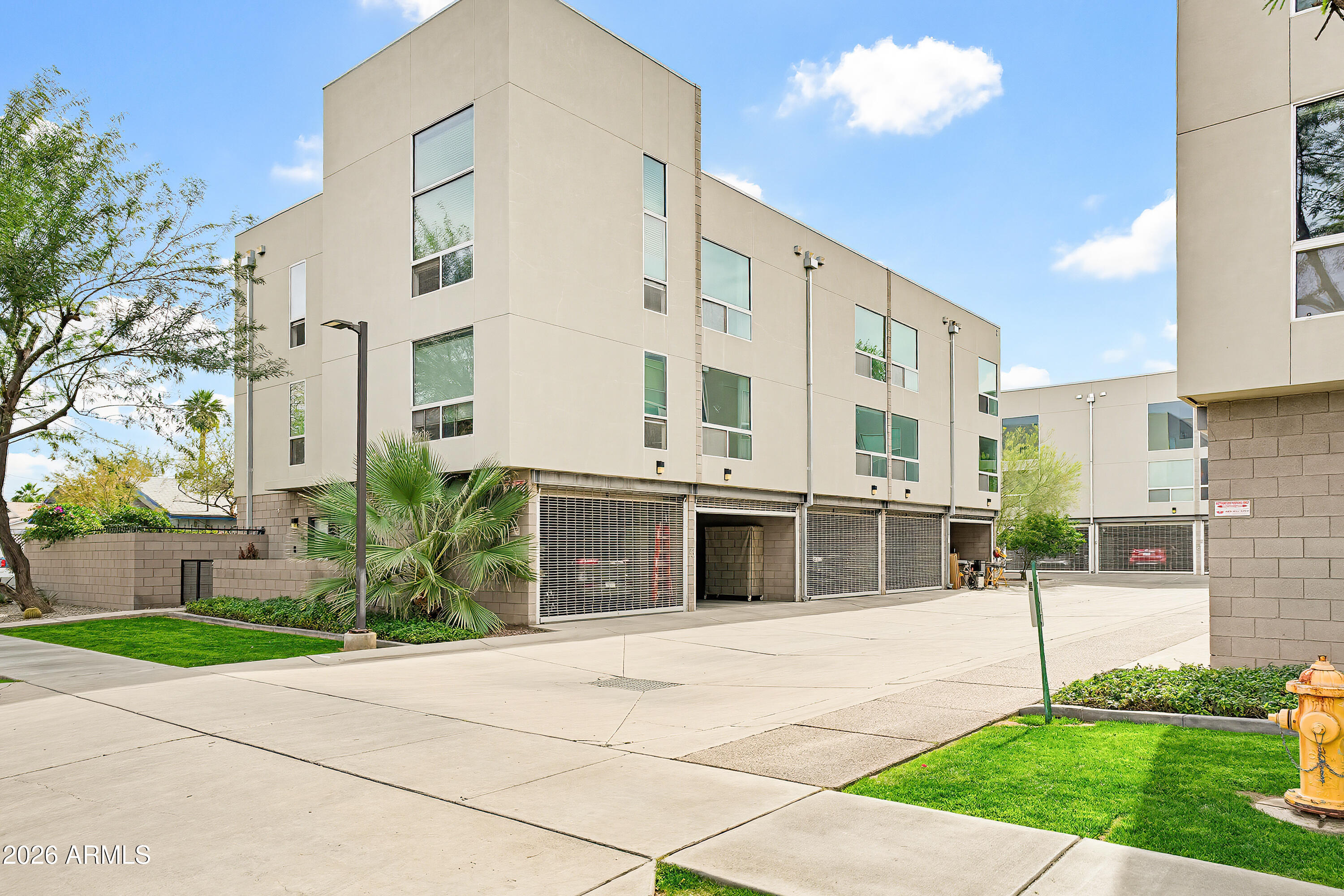 727 E PORTLAND Street 35