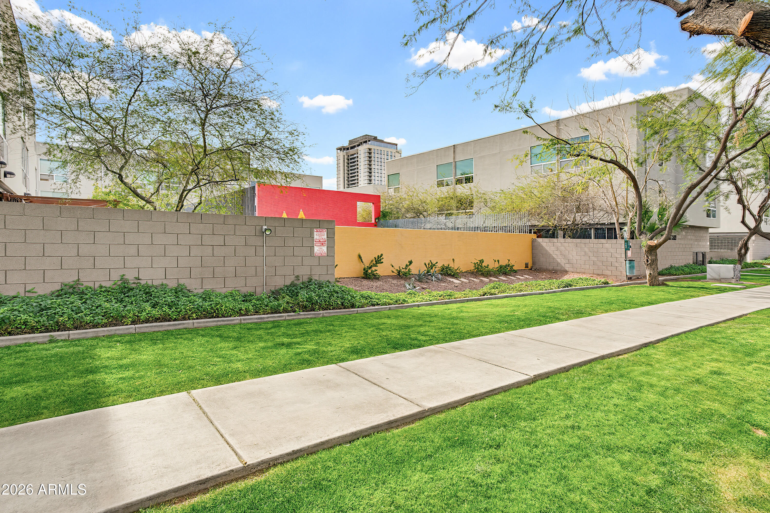 727 E PORTLAND Street 35