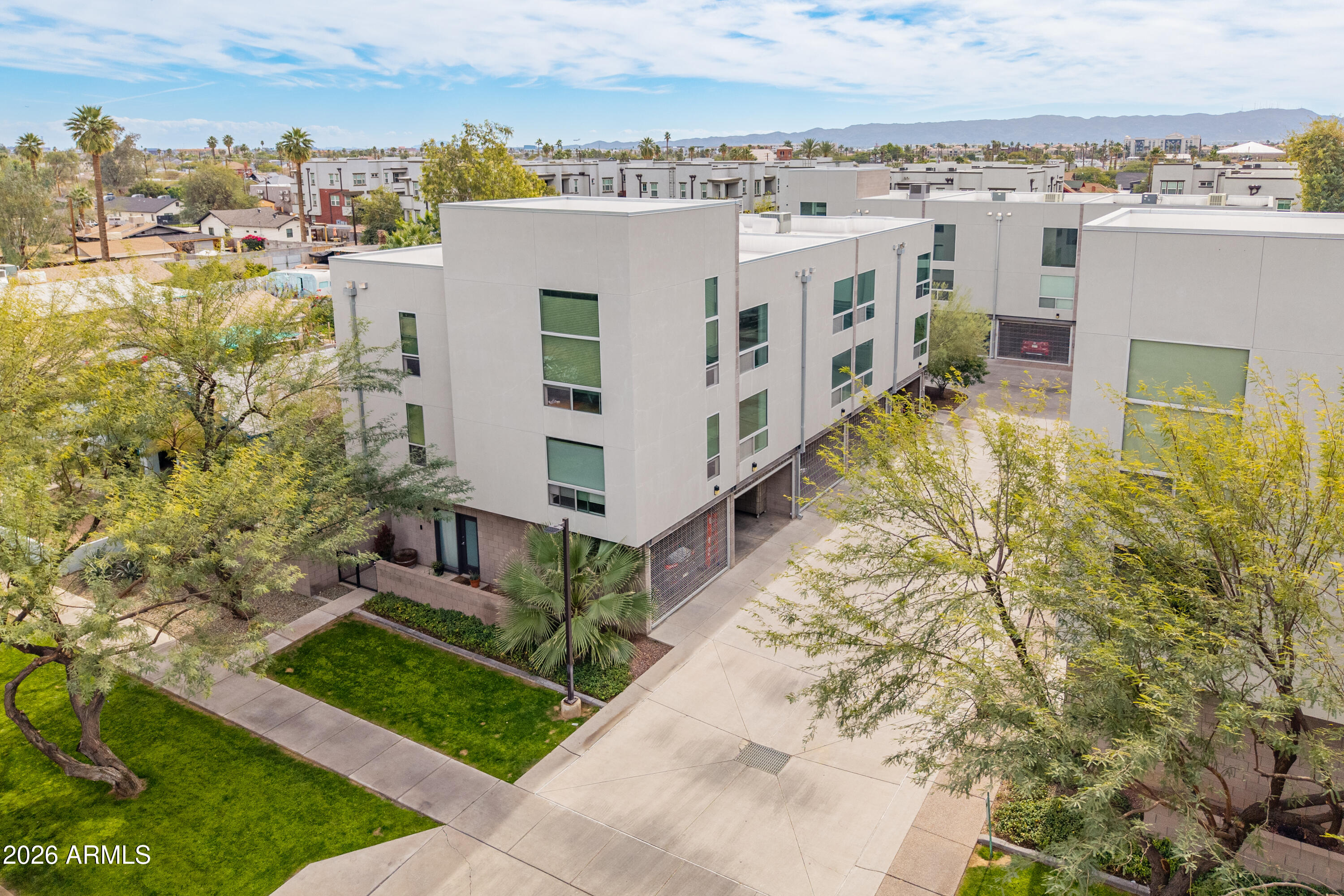 727 E PORTLAND Street 35