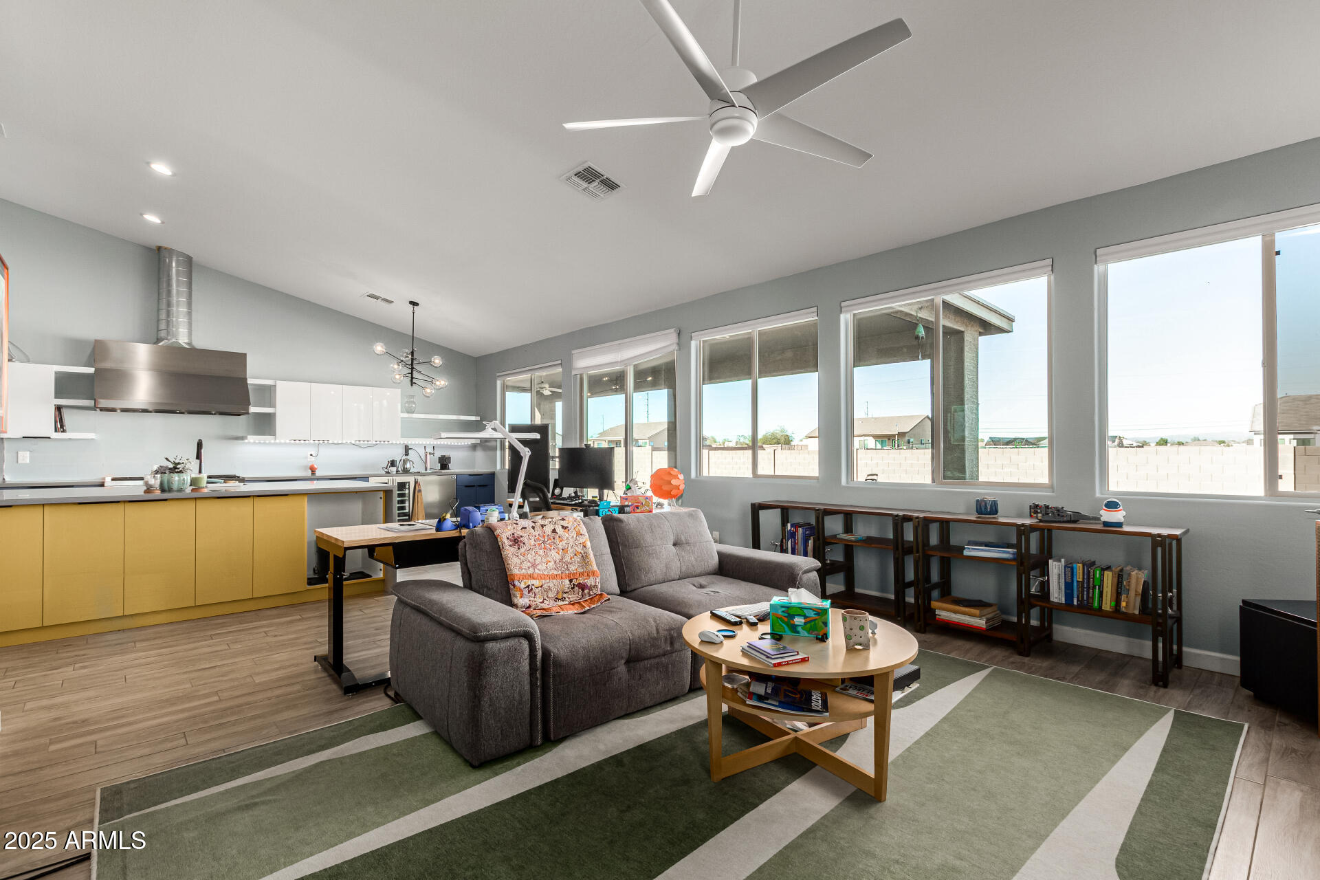 22314 W WHITE FEATHER Lane