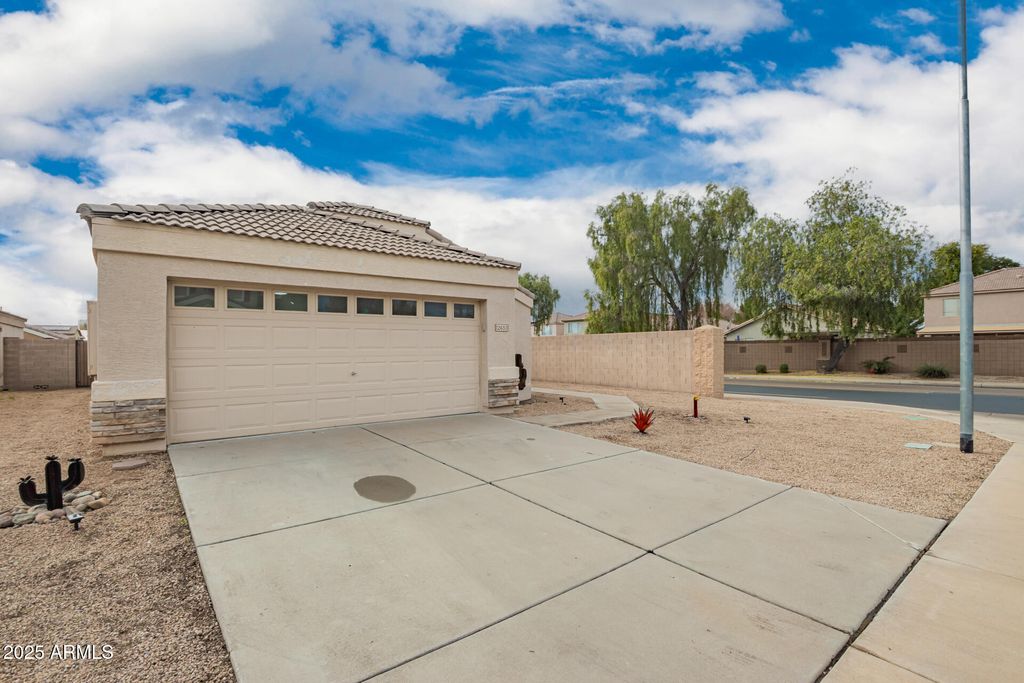 Photo of 12653 W Ash Street, El Mirage, AZ 85335 (MLS # 6961335)