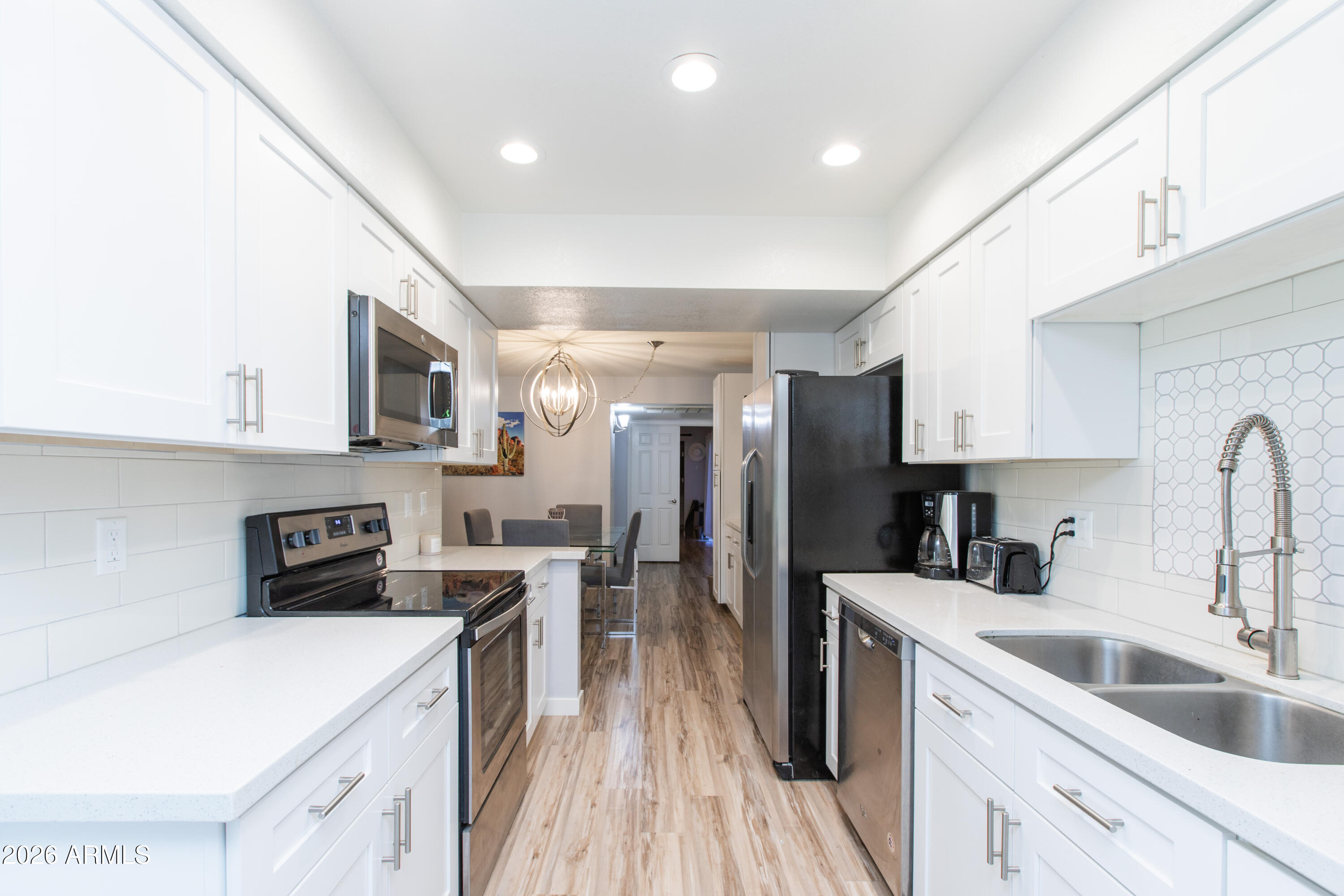 9460 E MISSION Lane 122