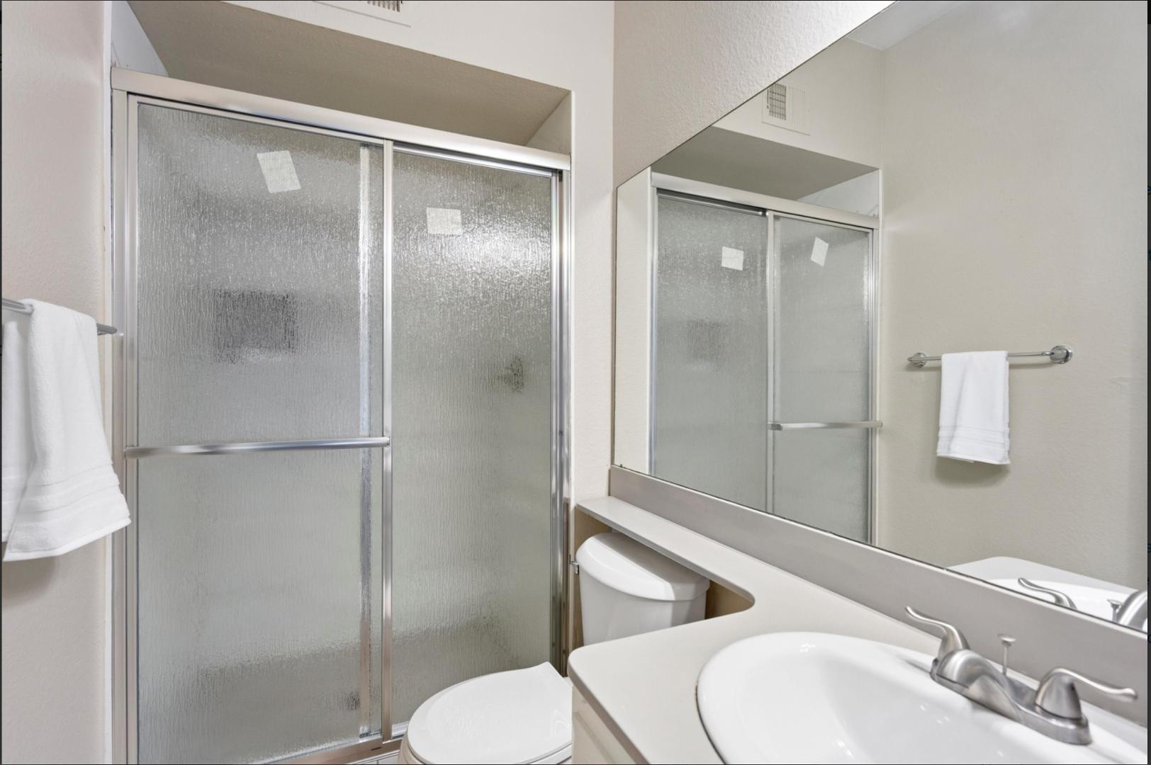 555 N May Apt 23