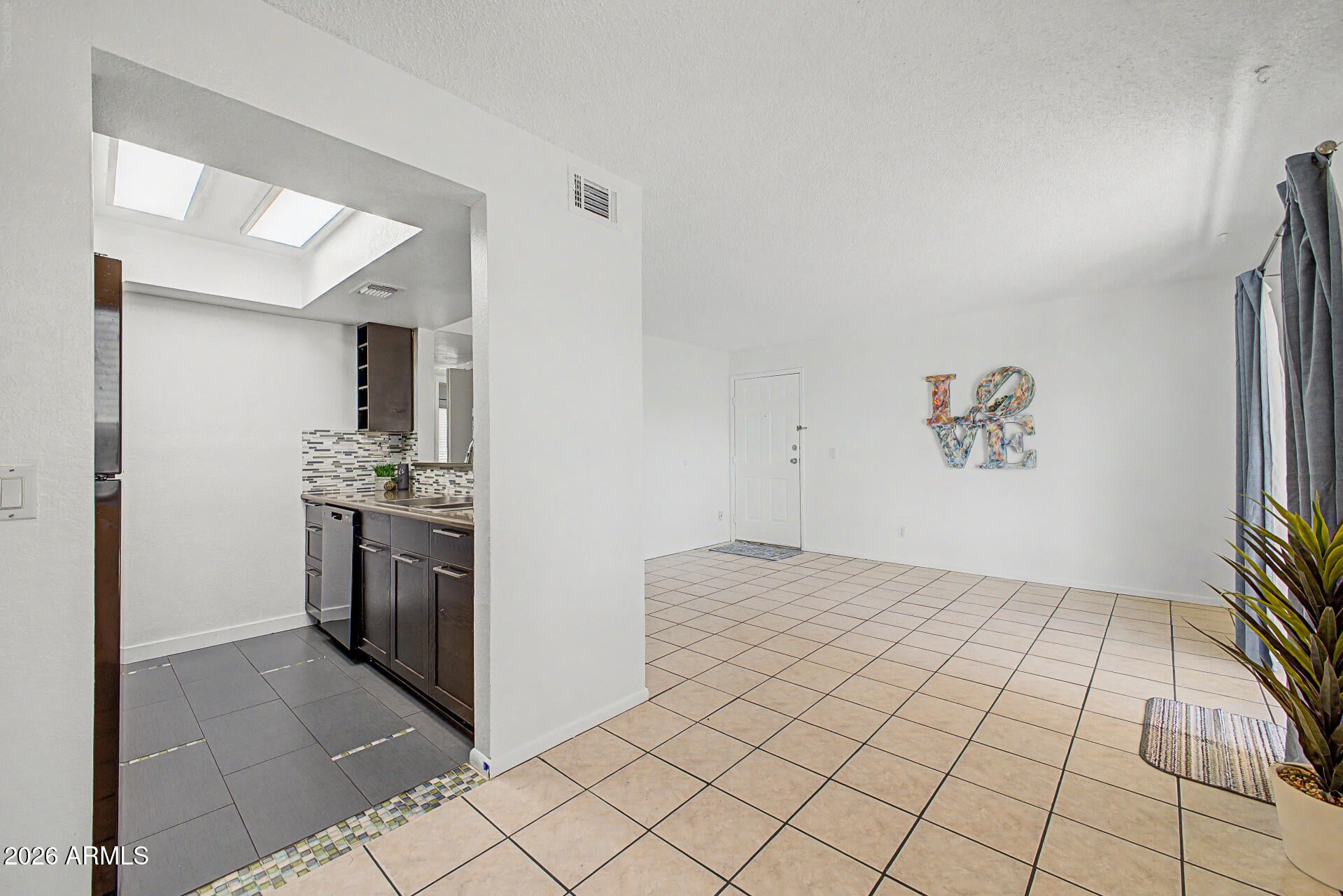 616 S HARDY Drive 118