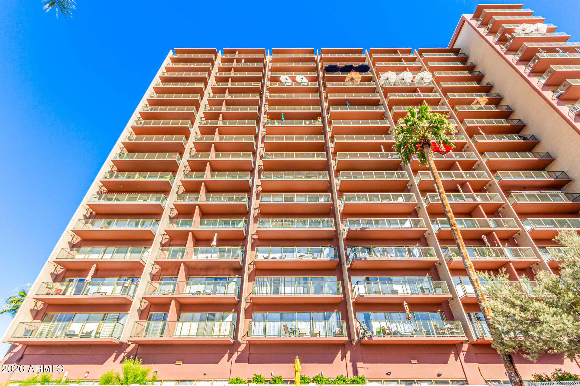 4750 N CENTRAL Avenue J17