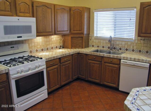 PUEBLO DEL SOL COUNTRY CLUB ESTATES UNIT 1 - Residential Lease