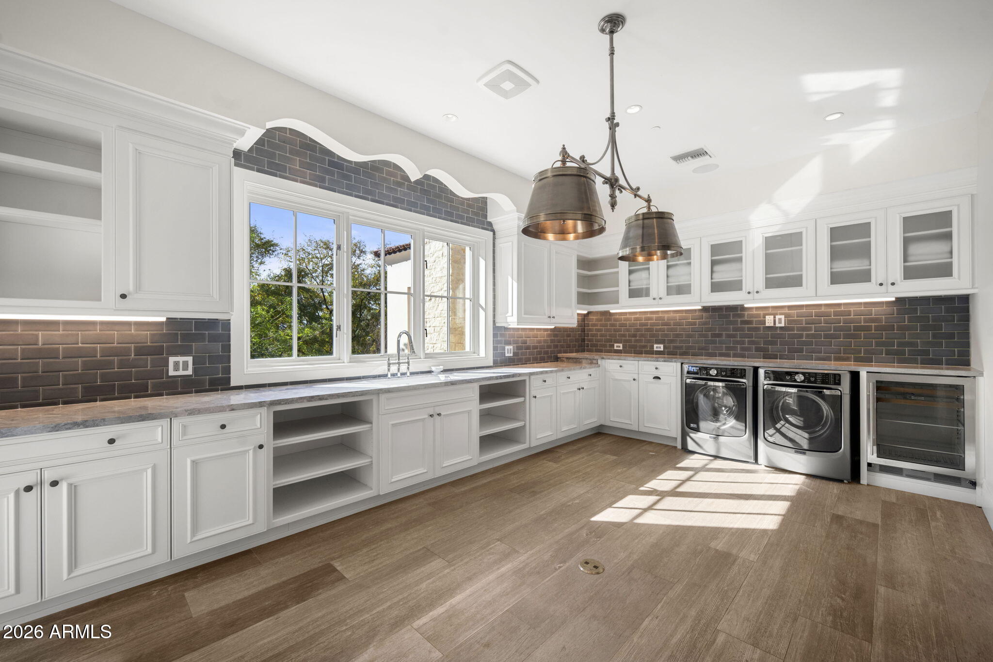 CAMELVIEW - Residential