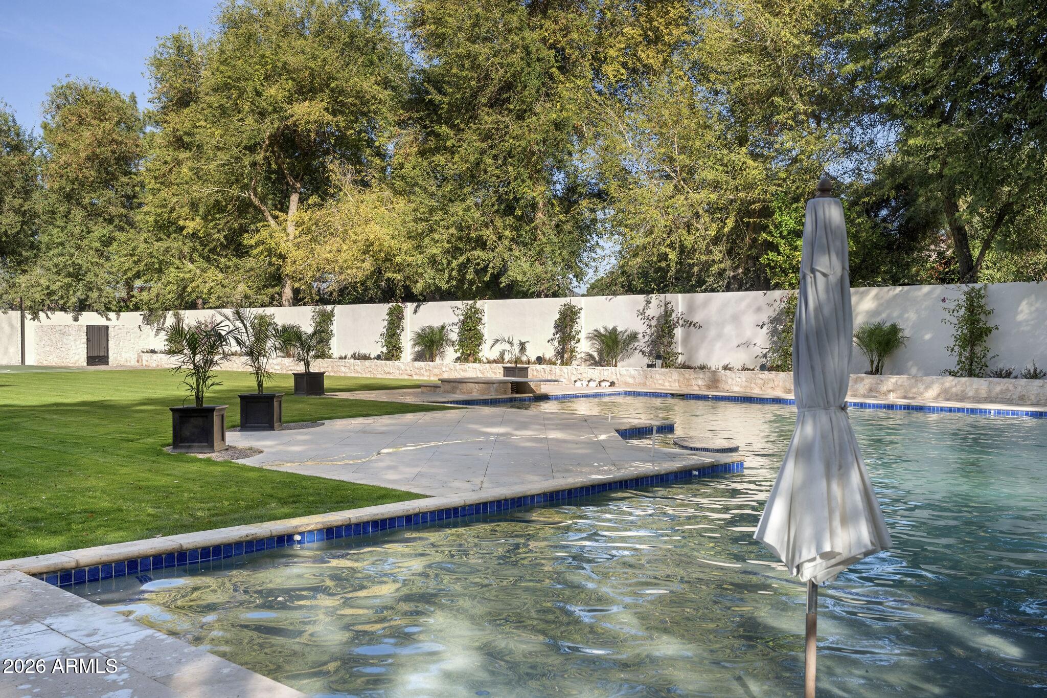 CAMELVIEW - Residential