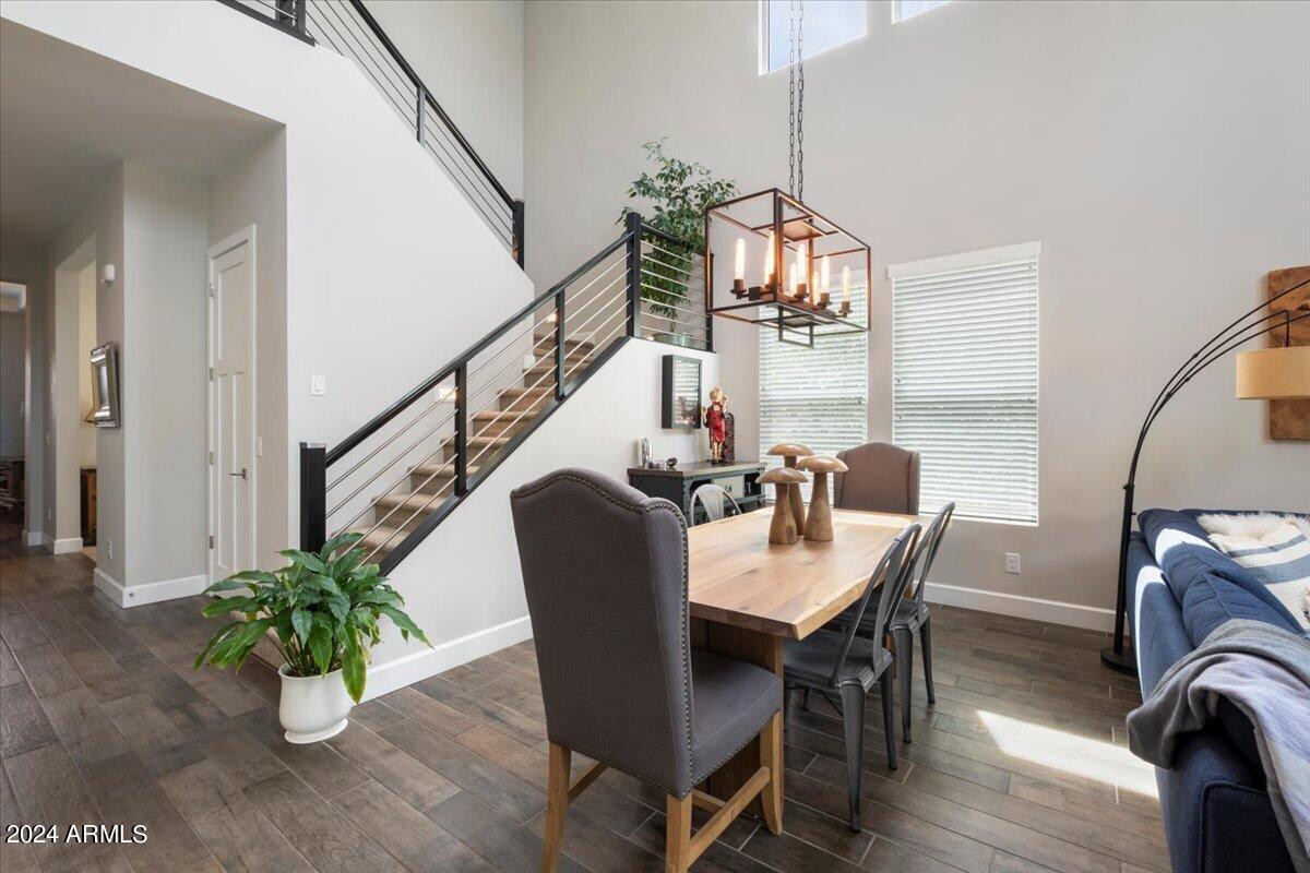 3846 E CRITTENDEN Lane