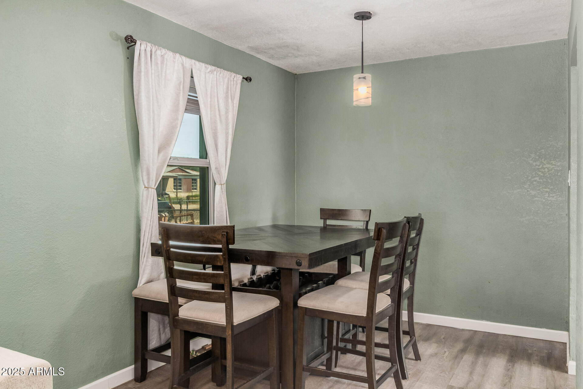 1837 W SONORA Street