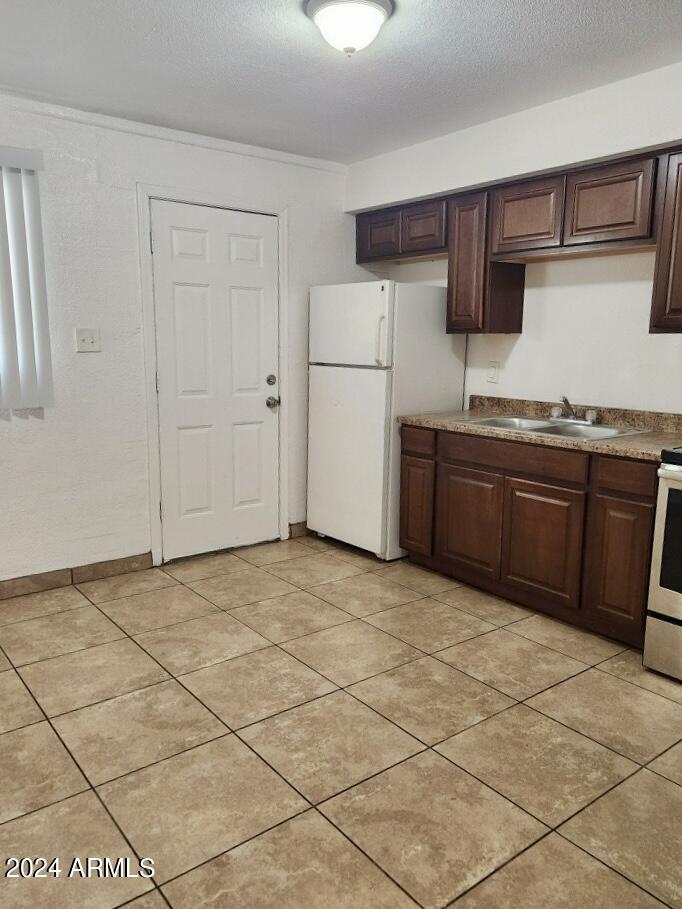 2139 W Glenrosa Avenue Apt 2
