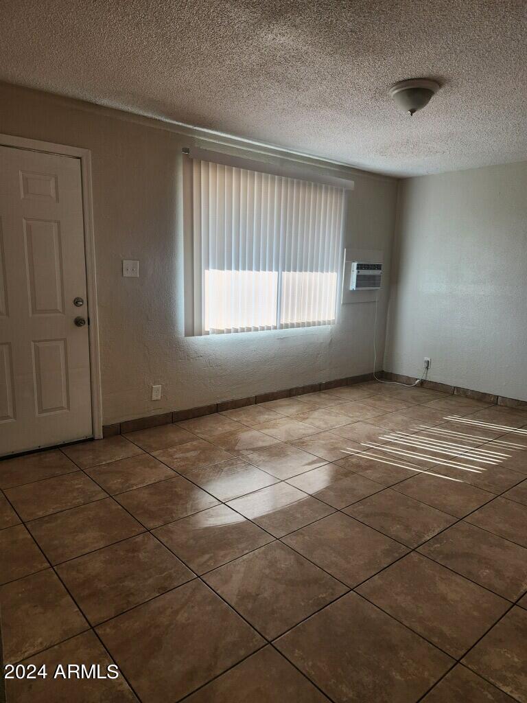 2139 W Glenrosa Avenue Apt 2
