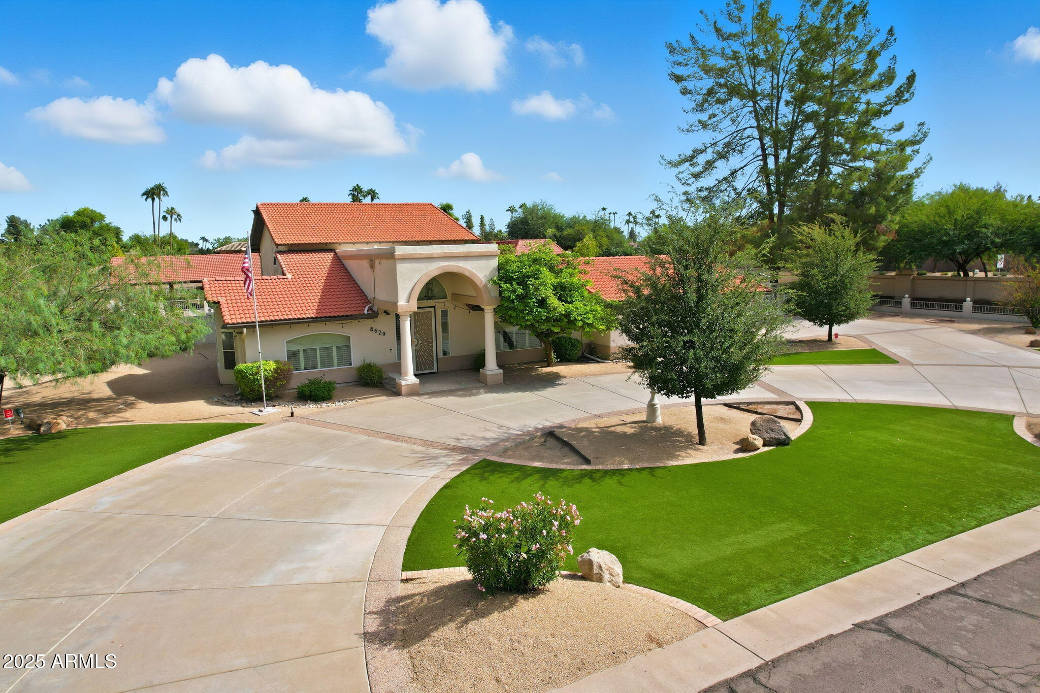 8629 S STANLEY Place