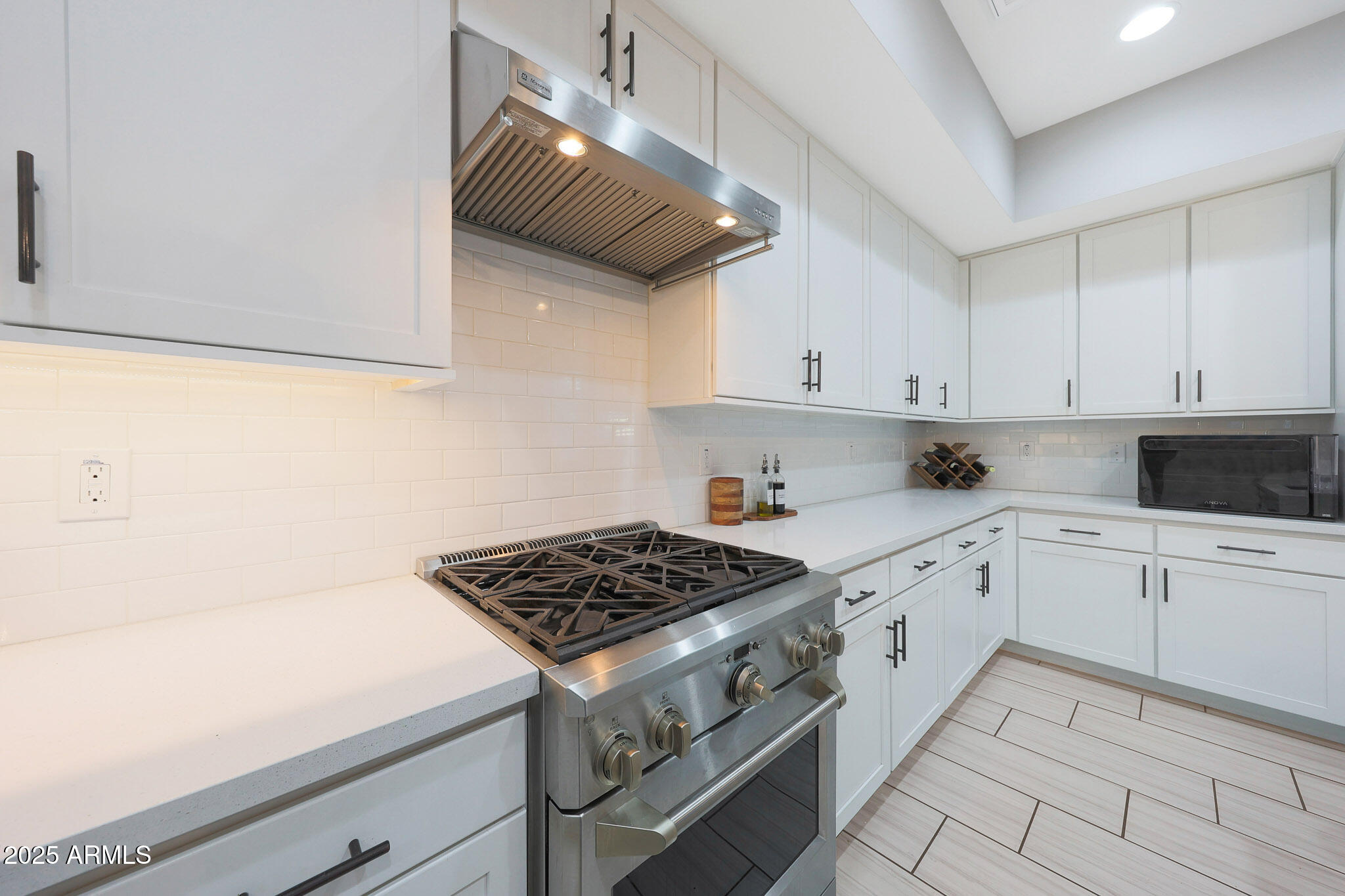 240 W Missouri Avenue 13