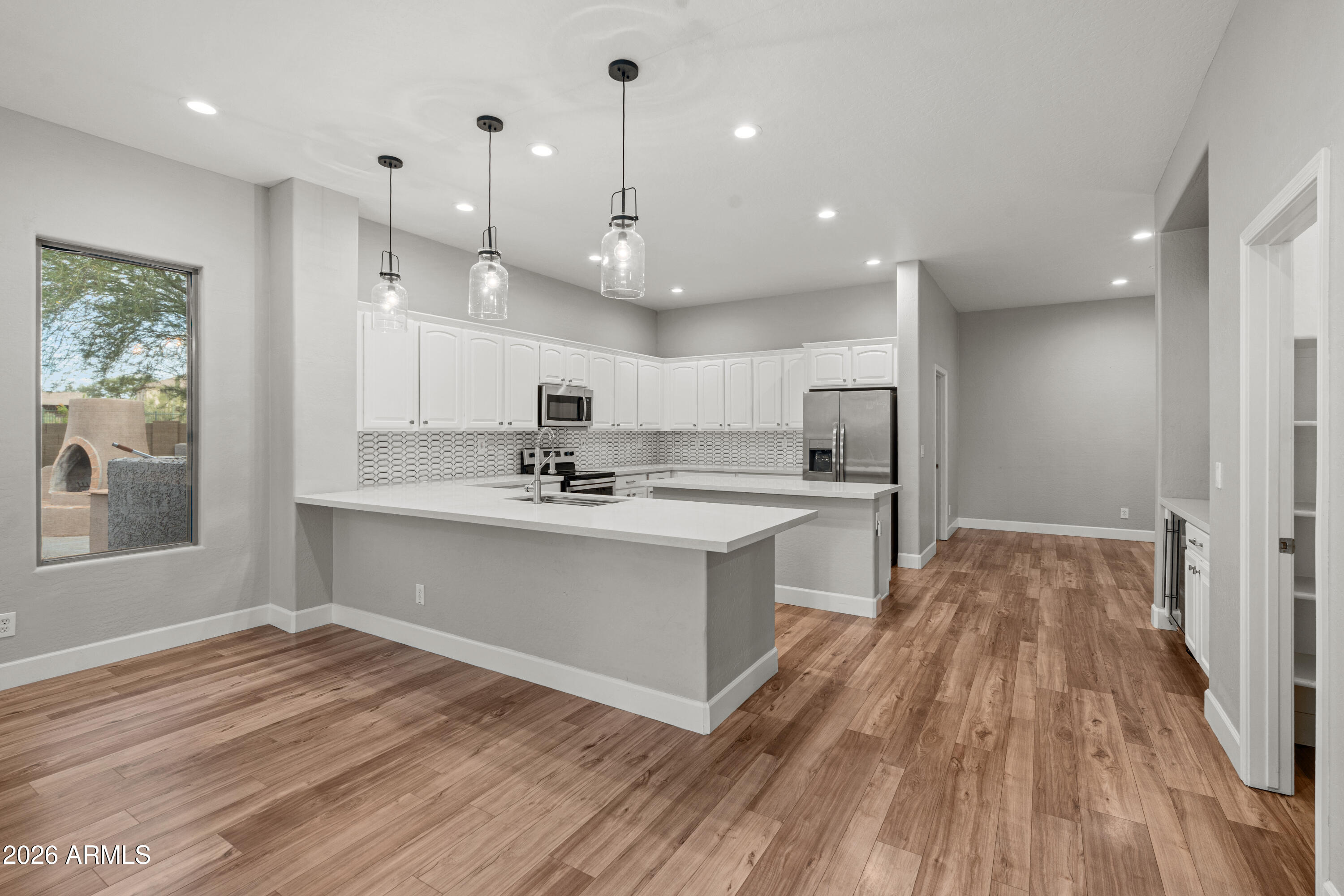 2403 W KIT CARSON Court