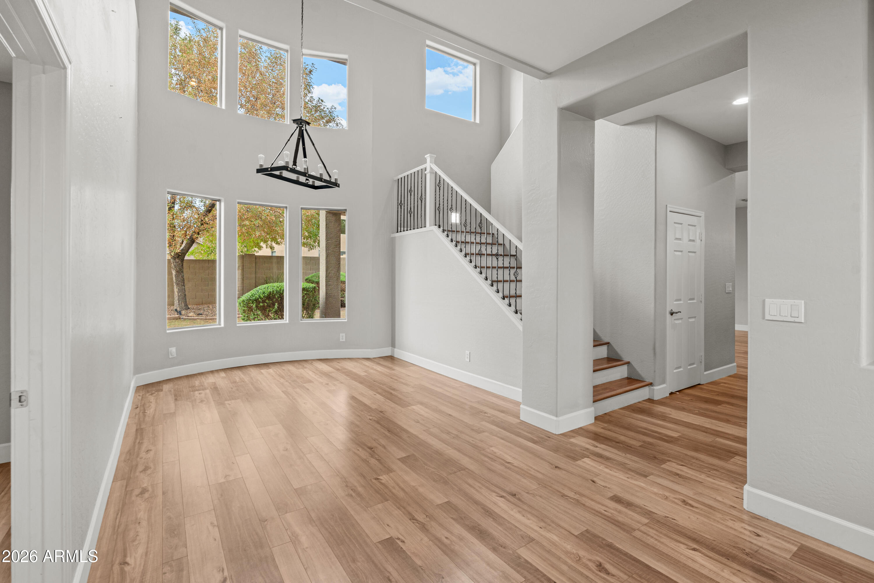 2403 W KIT CARSON Court