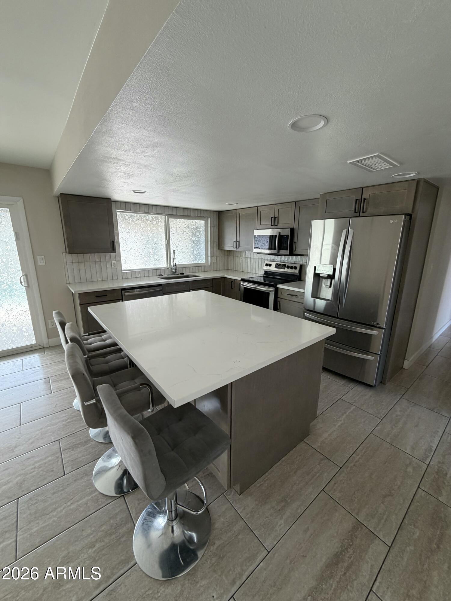 10020 N 52ND Drive