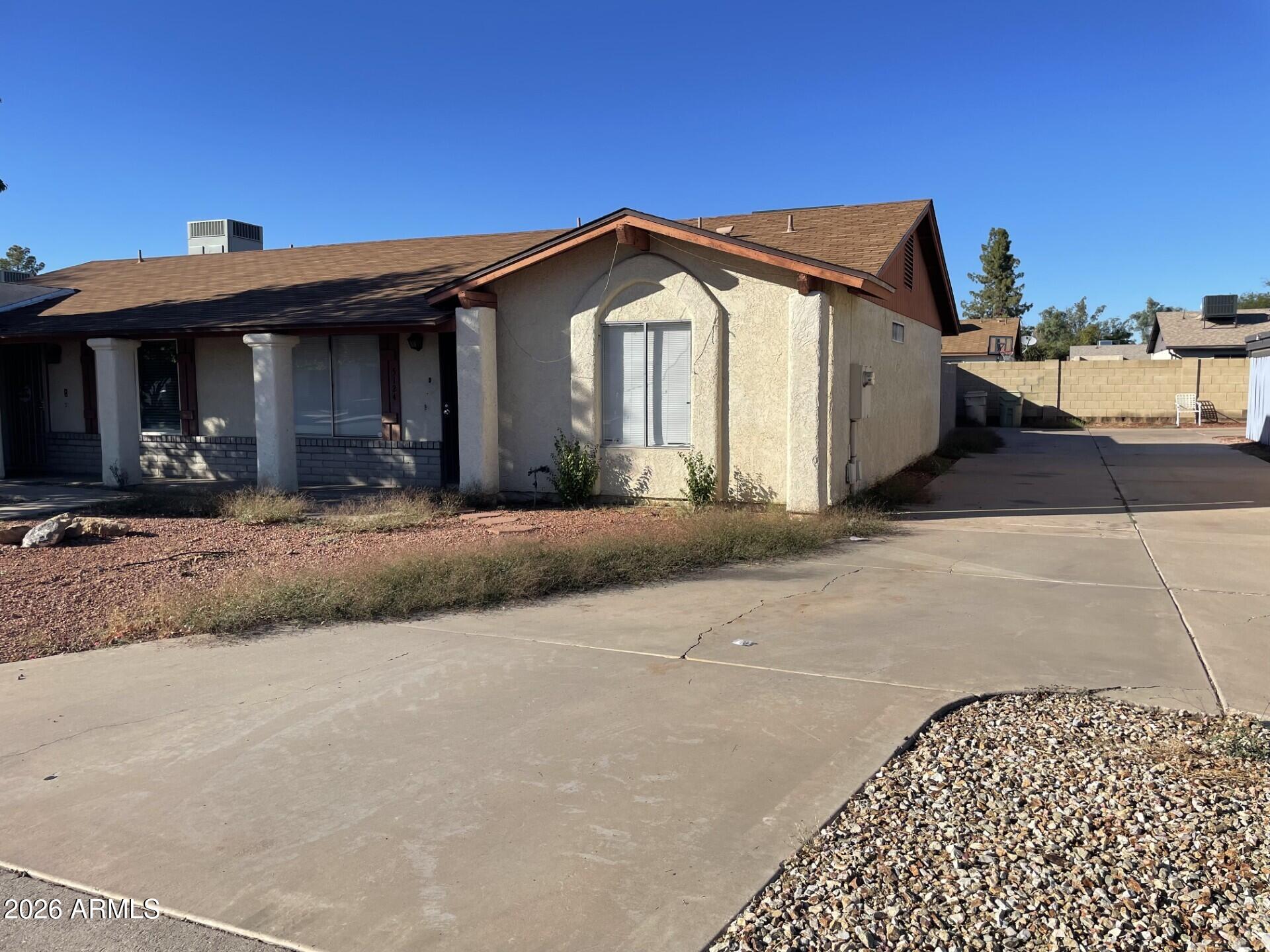 5124 W WILLOW Avenue