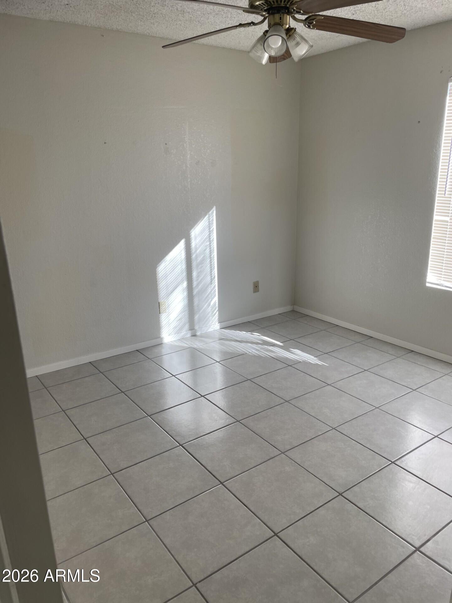 5124 W WILLOW Avenue