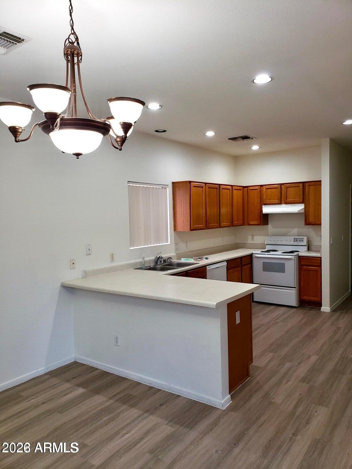 1750 W Union Hills Drive Unit 15