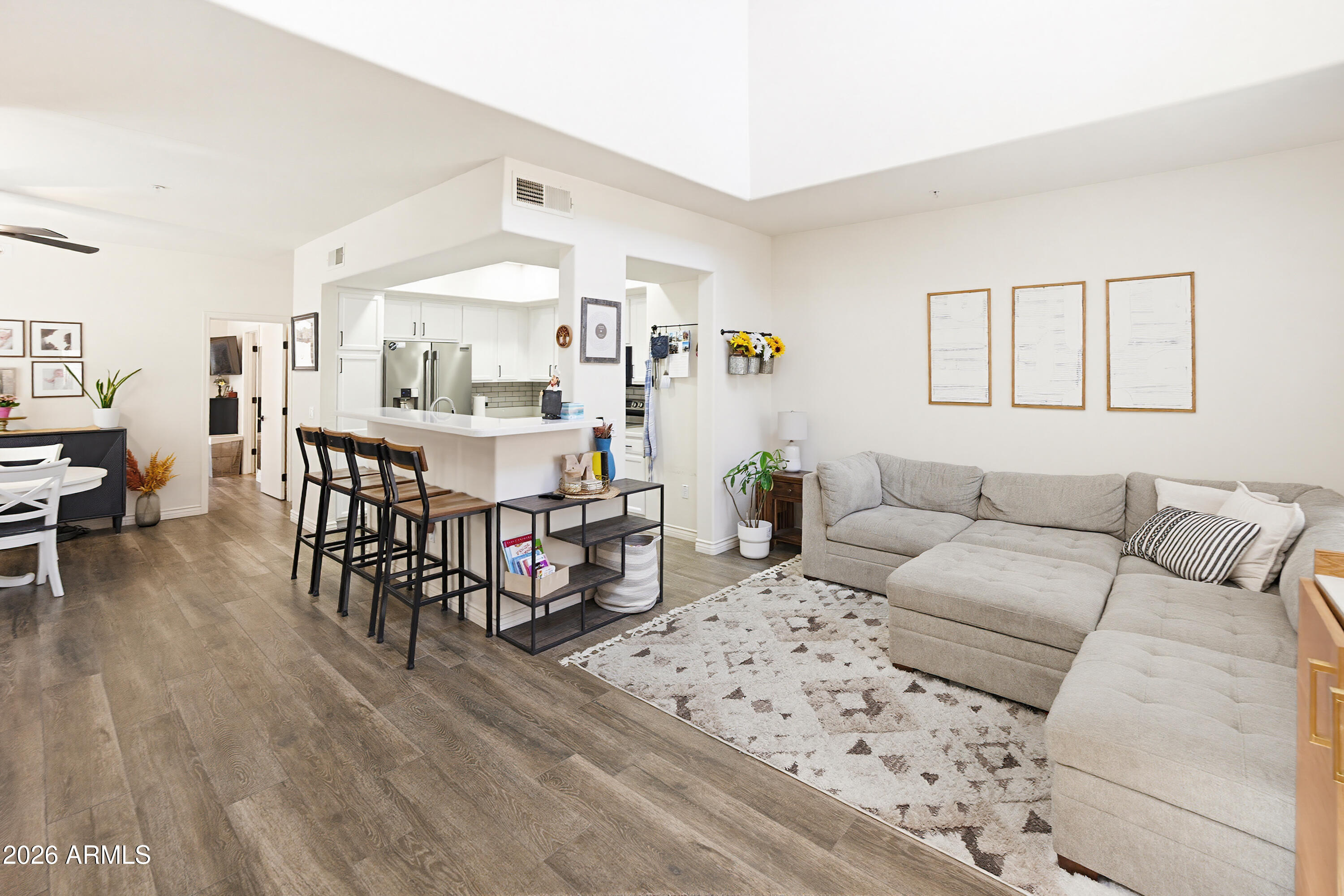 3250 W GREENWAY Road 162