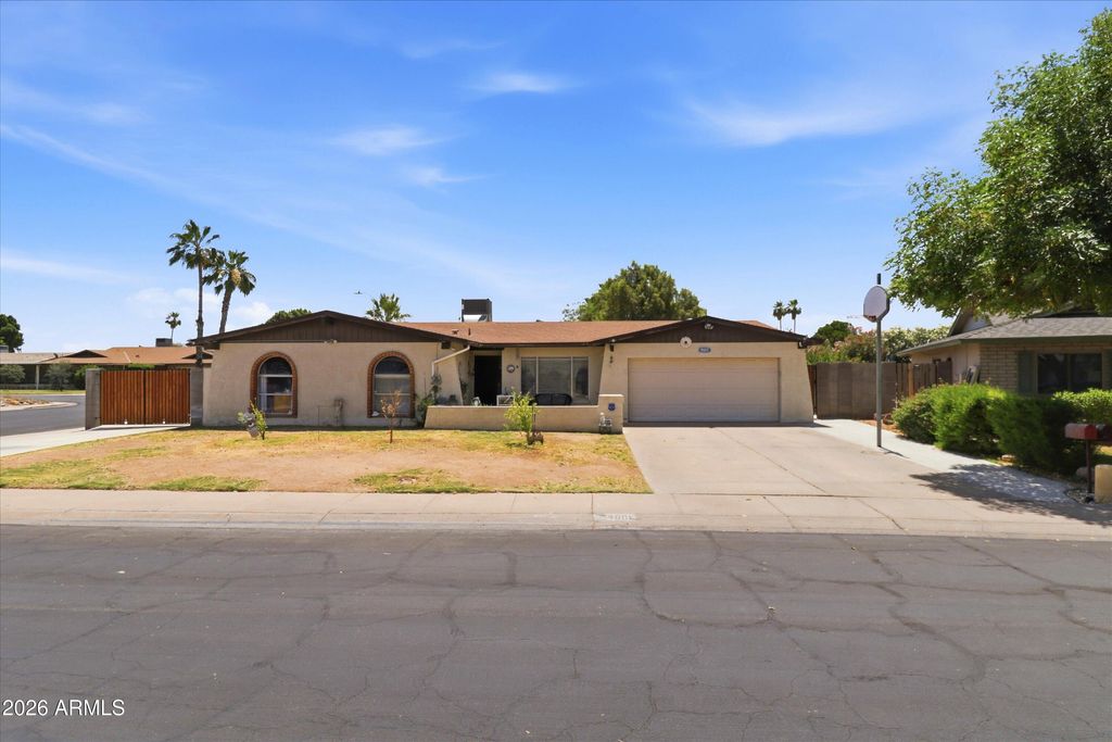Photo of 4601 W Golden Lane, Glendale, AZ 85302 (MLS # 7031981)