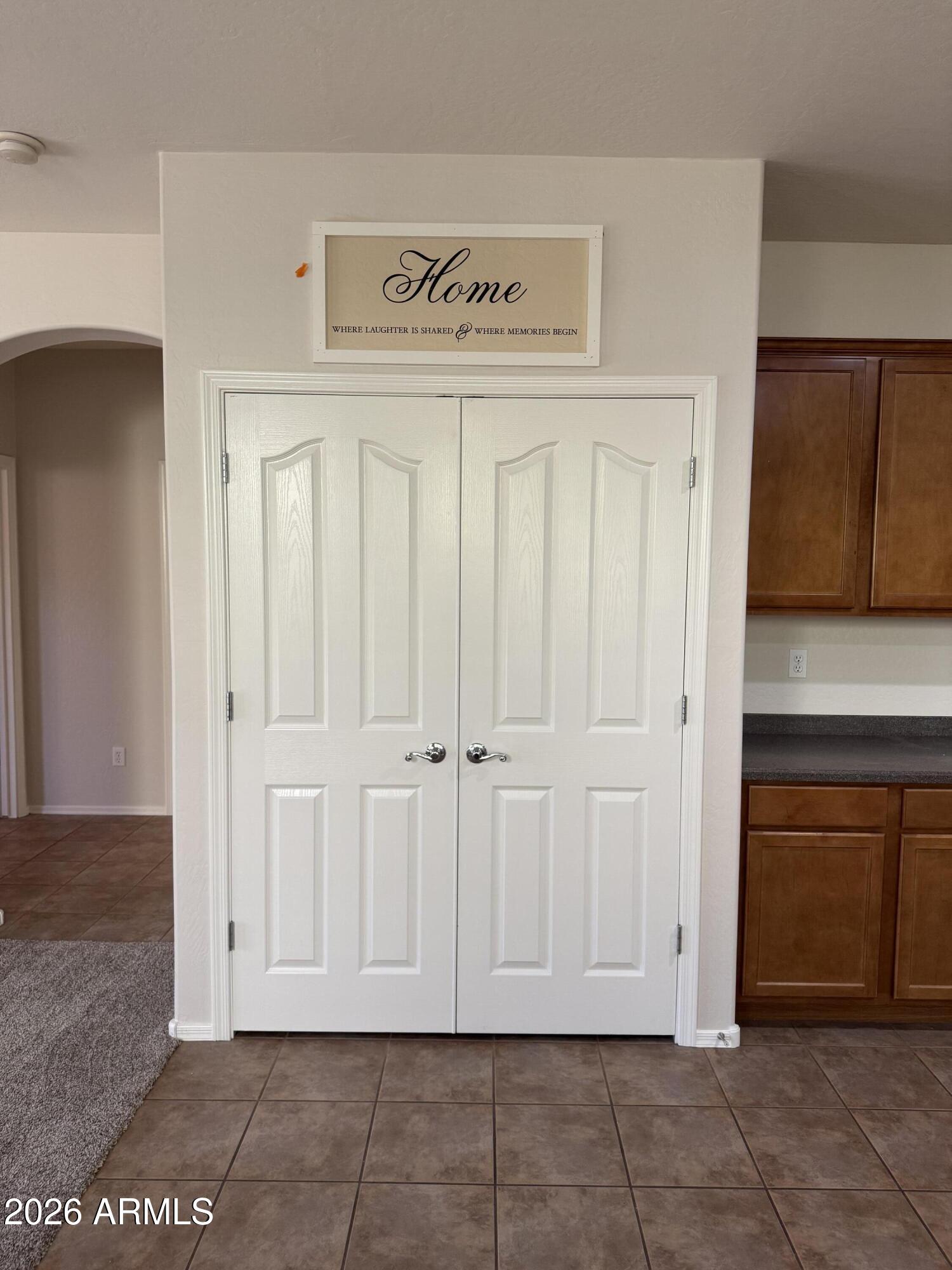 2667 E CANYON CREEK Drive