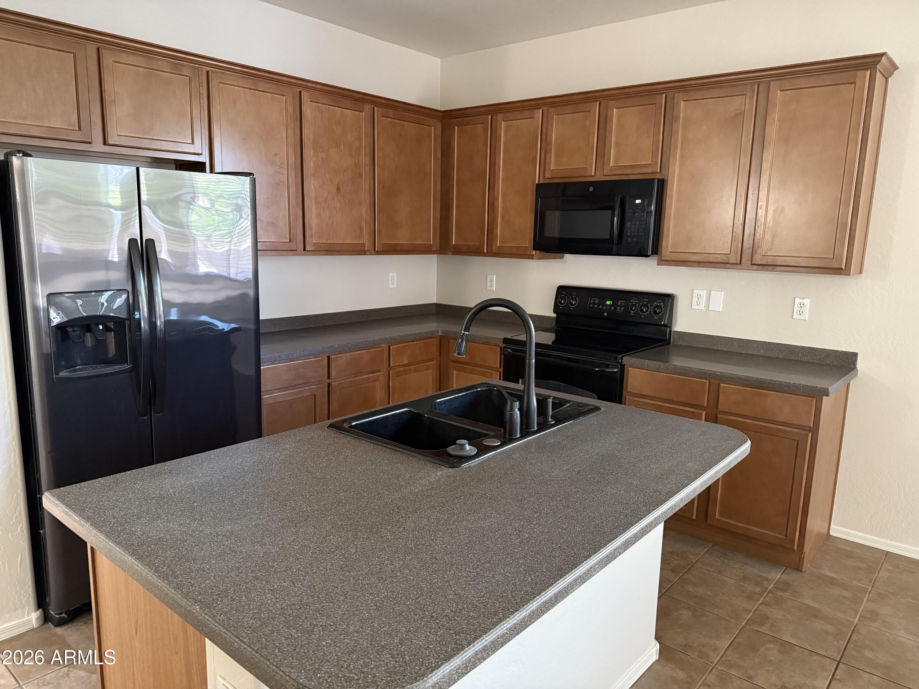 2667 E CANYON CREEK Drive