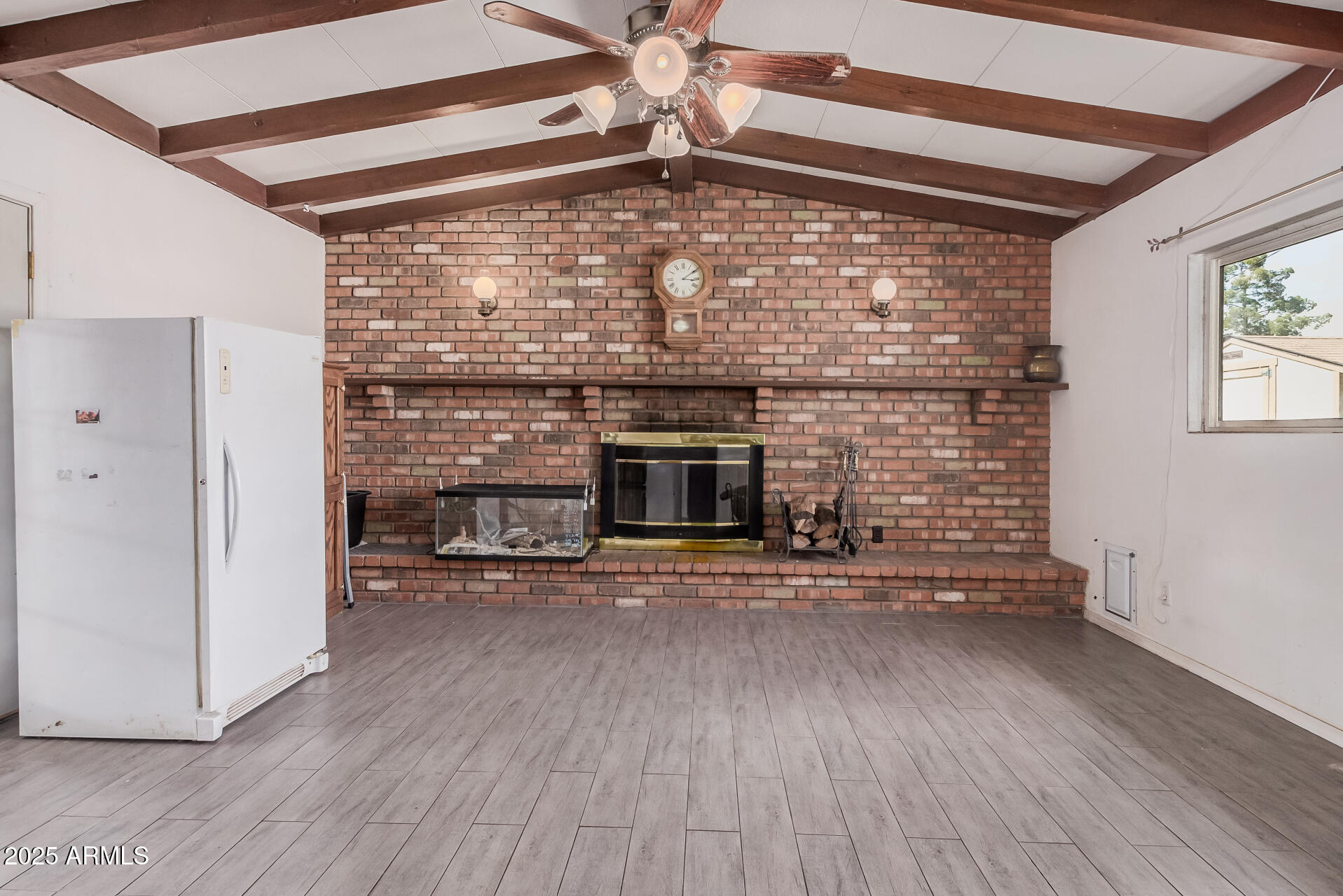 3238 W ALTADENA Avenue
