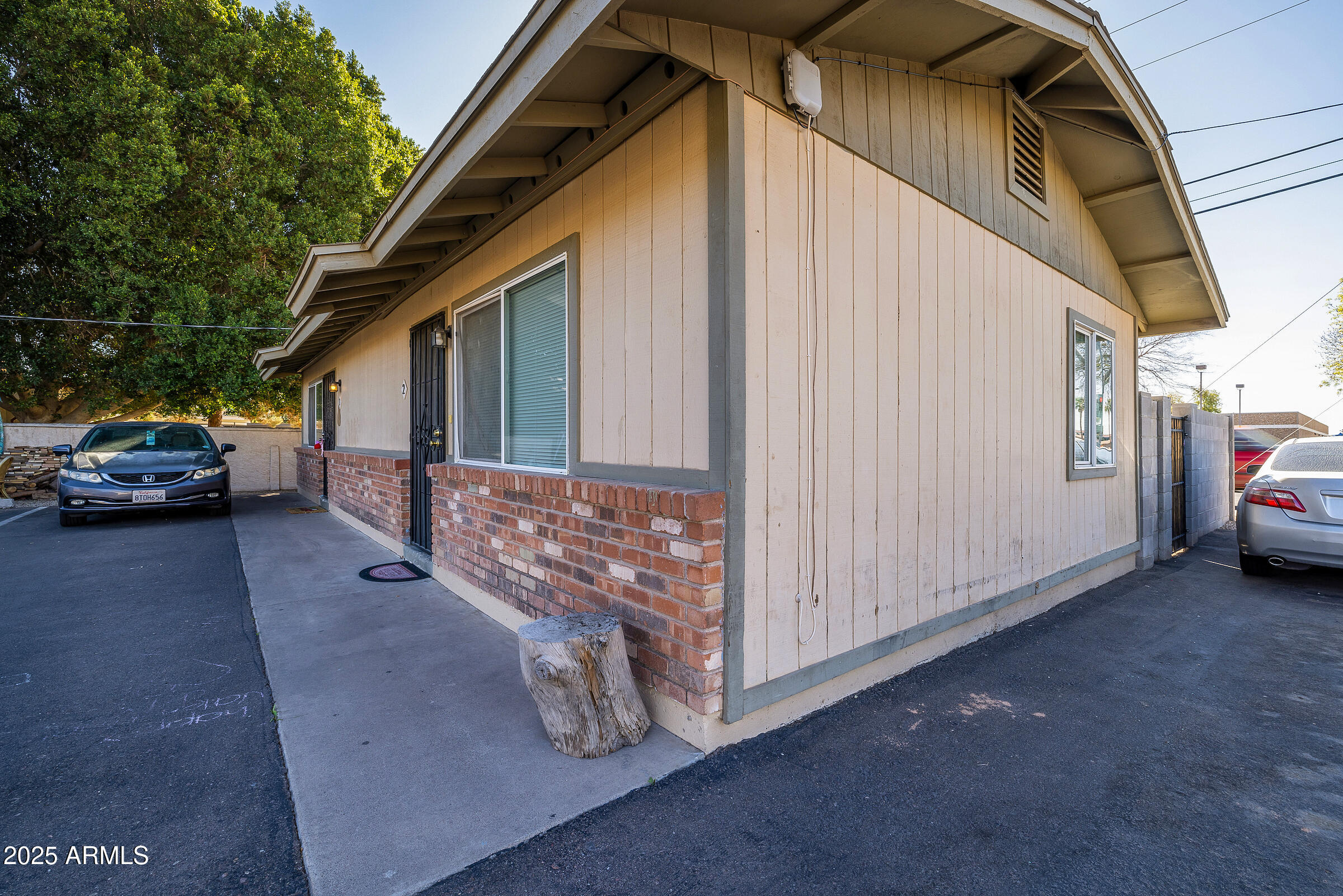 805 N Westwood -- S