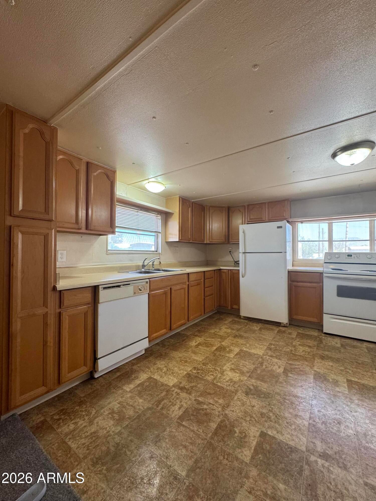 686 N Ocotillo Drive 3