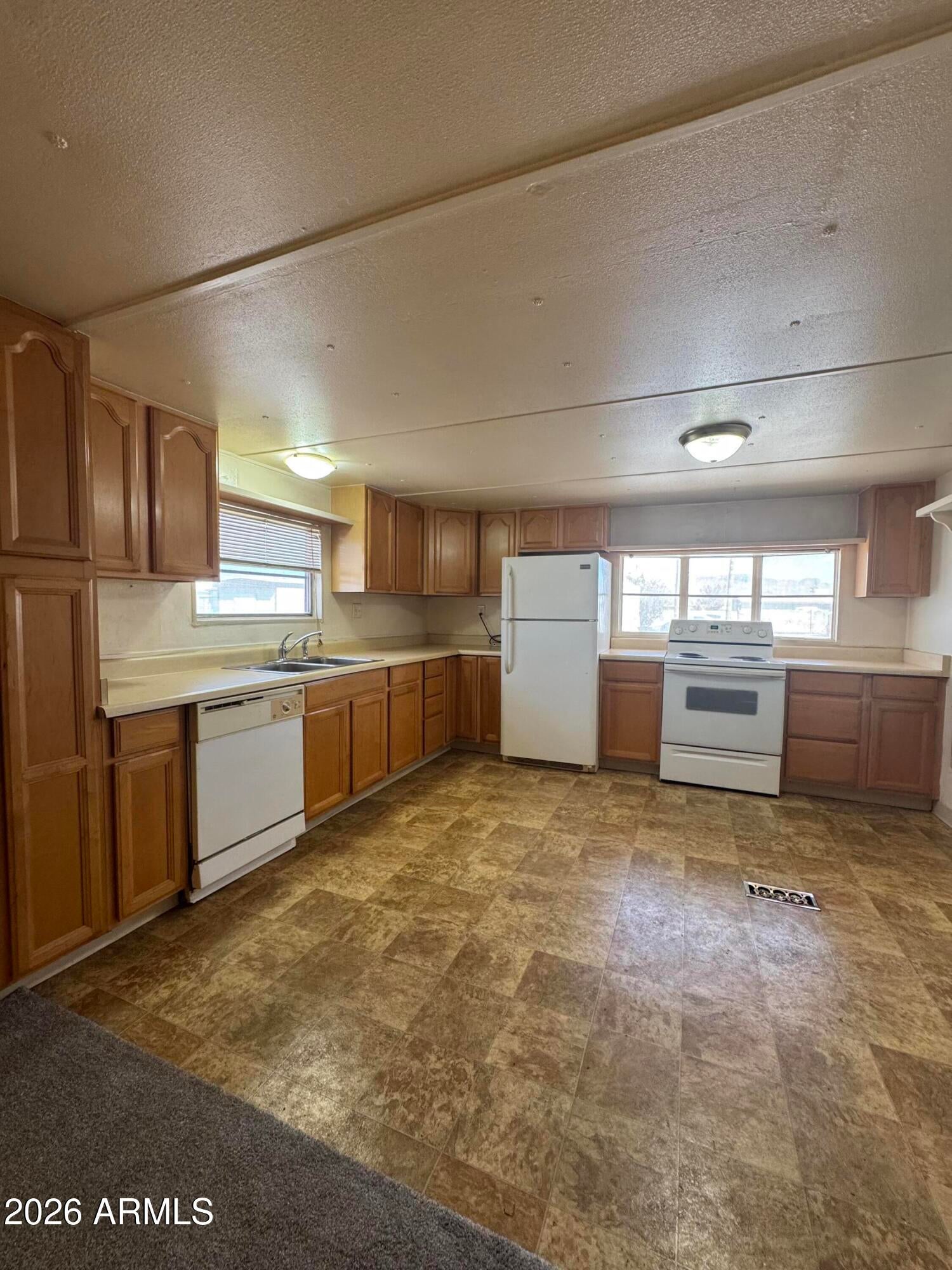 686 N Ocotillo Drive 3