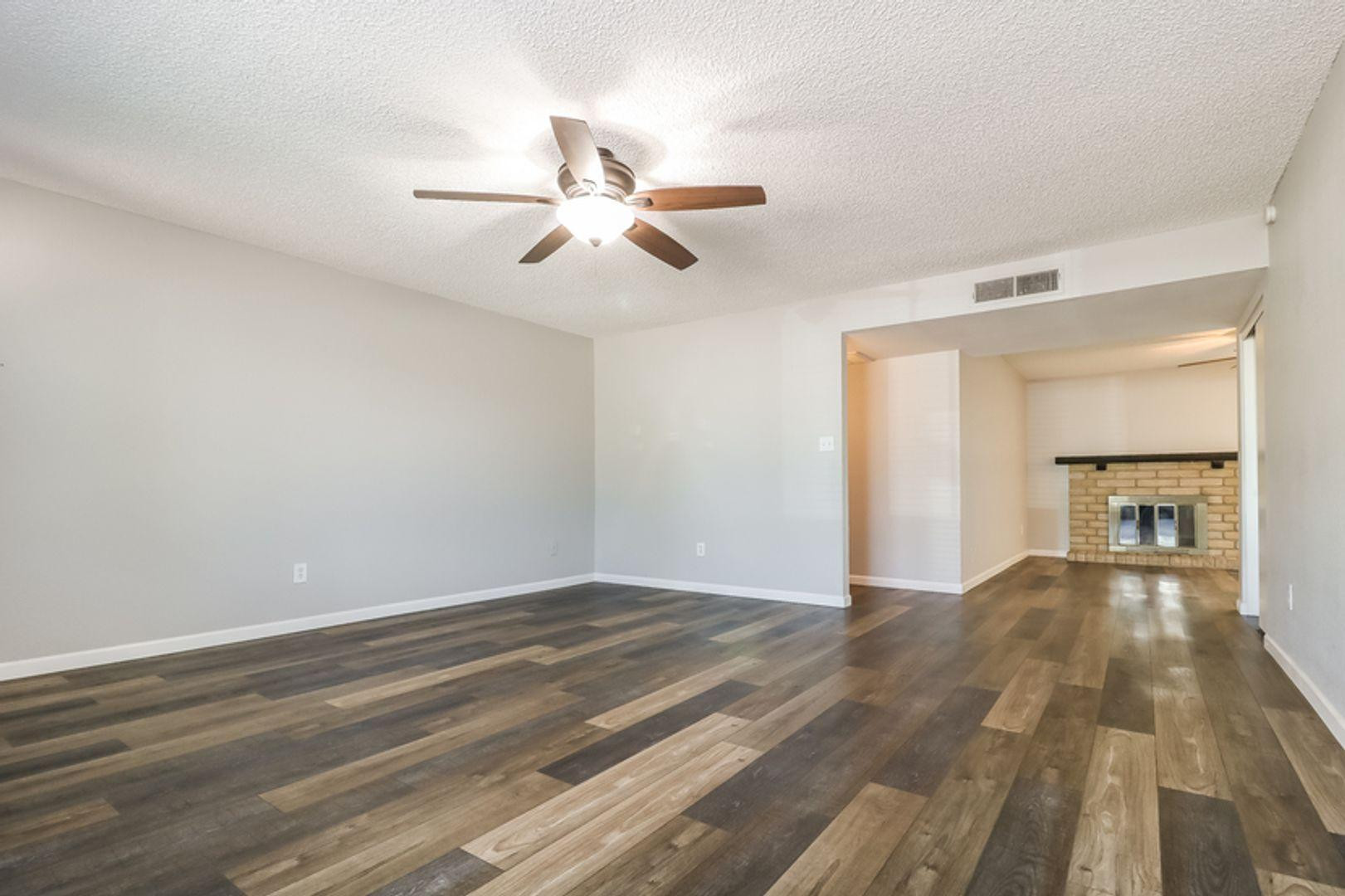 1323 W Rosemonte Drive