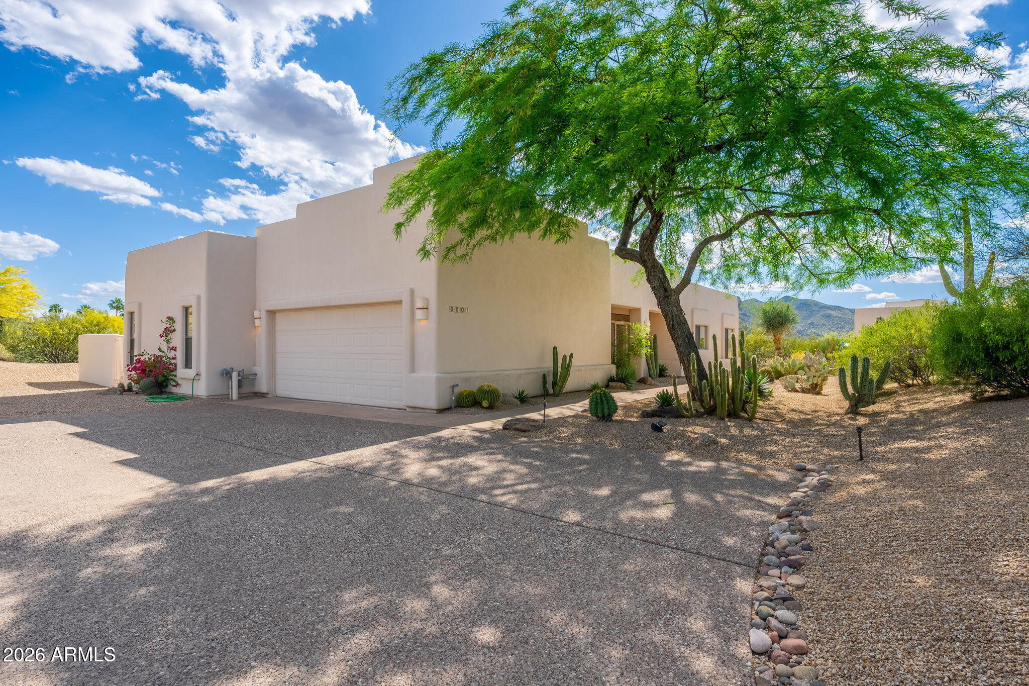 8001 E CAREFREE Drive